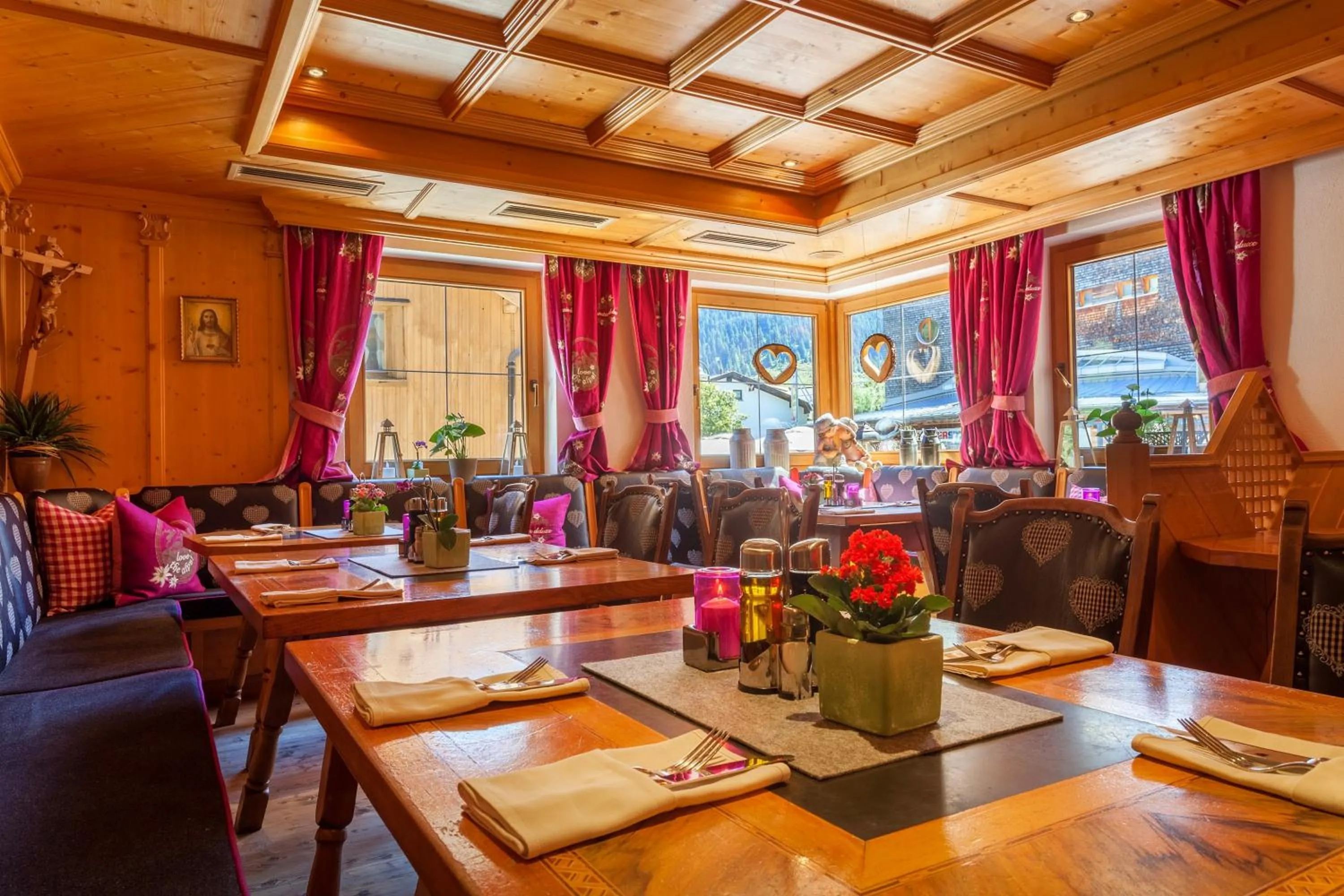 Restaurant/places to eat in Alpenresidenz Ballunspitze - Kinderhotel