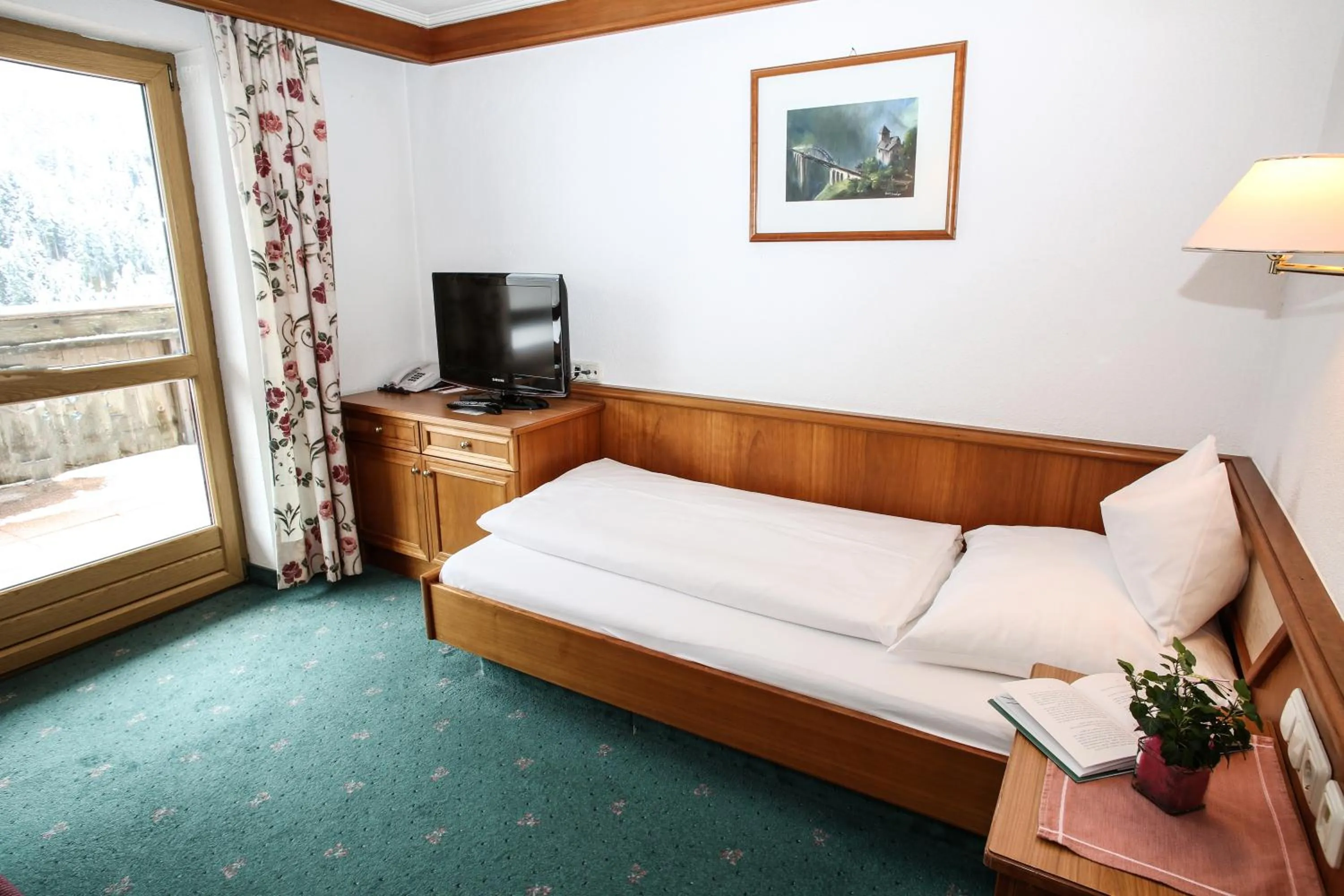 Decorative detail, Bed in Hotel Post Kappl