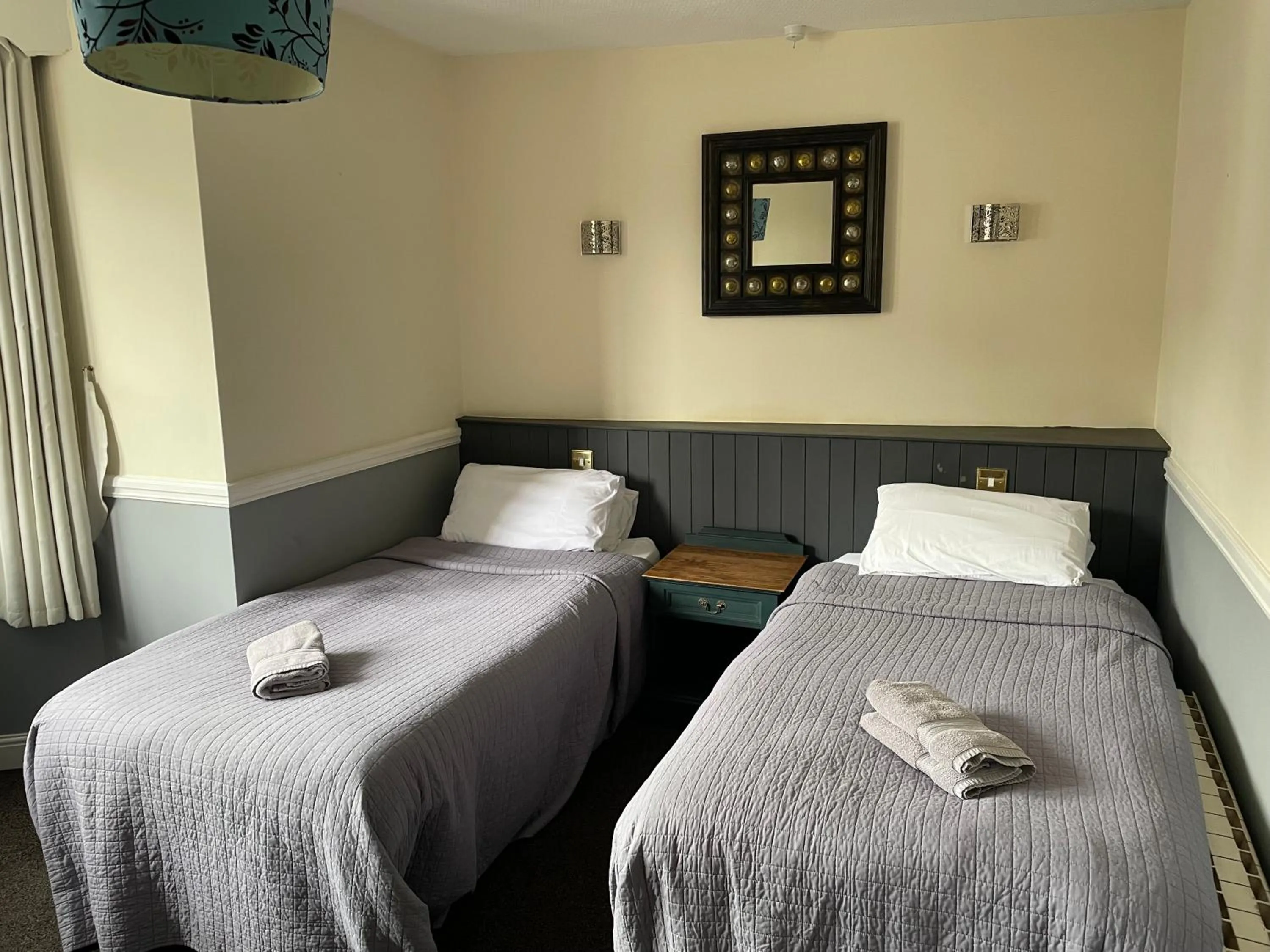 Bedroom, Bed in The Olde Swan Hotel