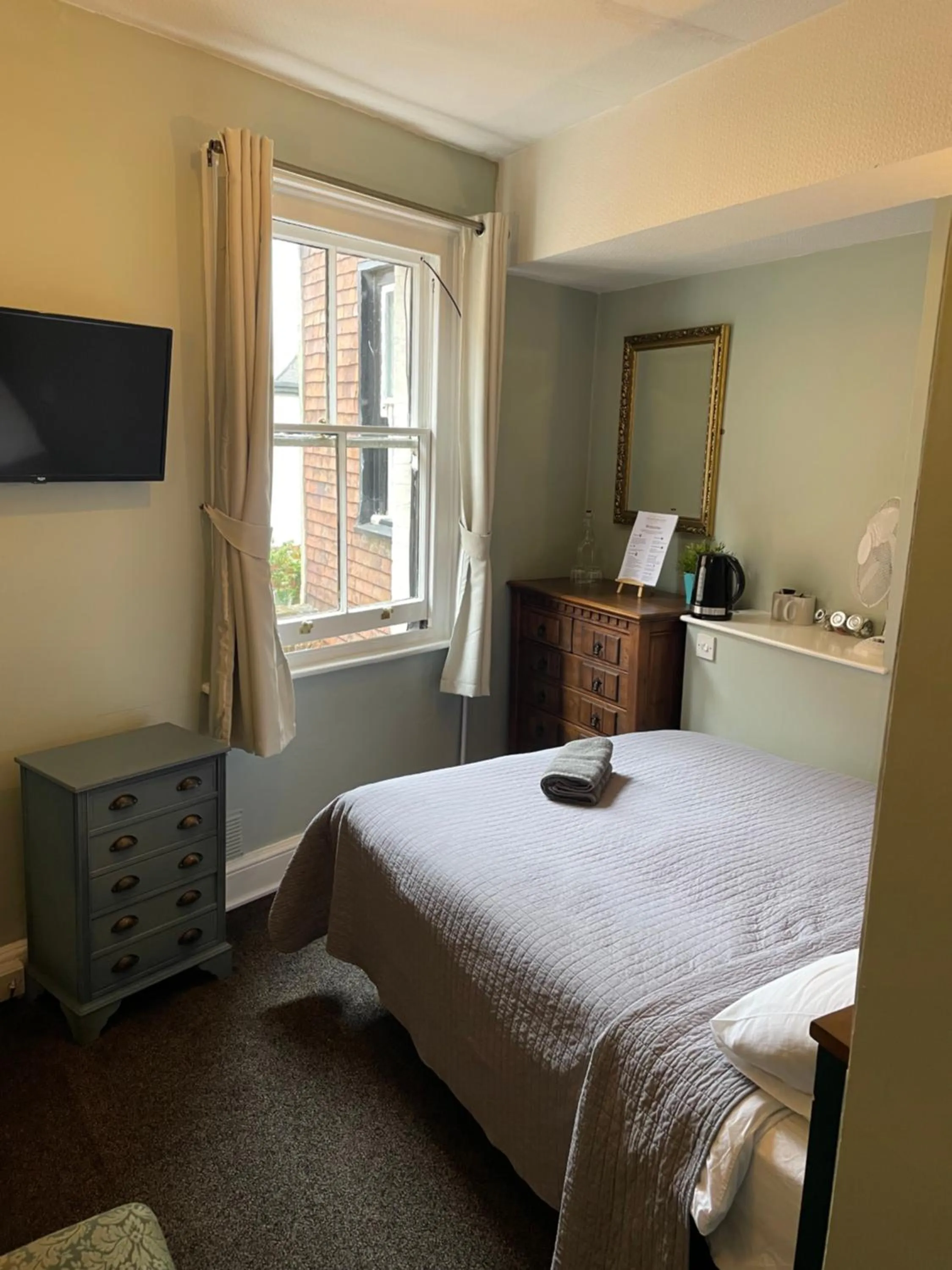 Bedroom, Bed in The Olde Swan Hotel