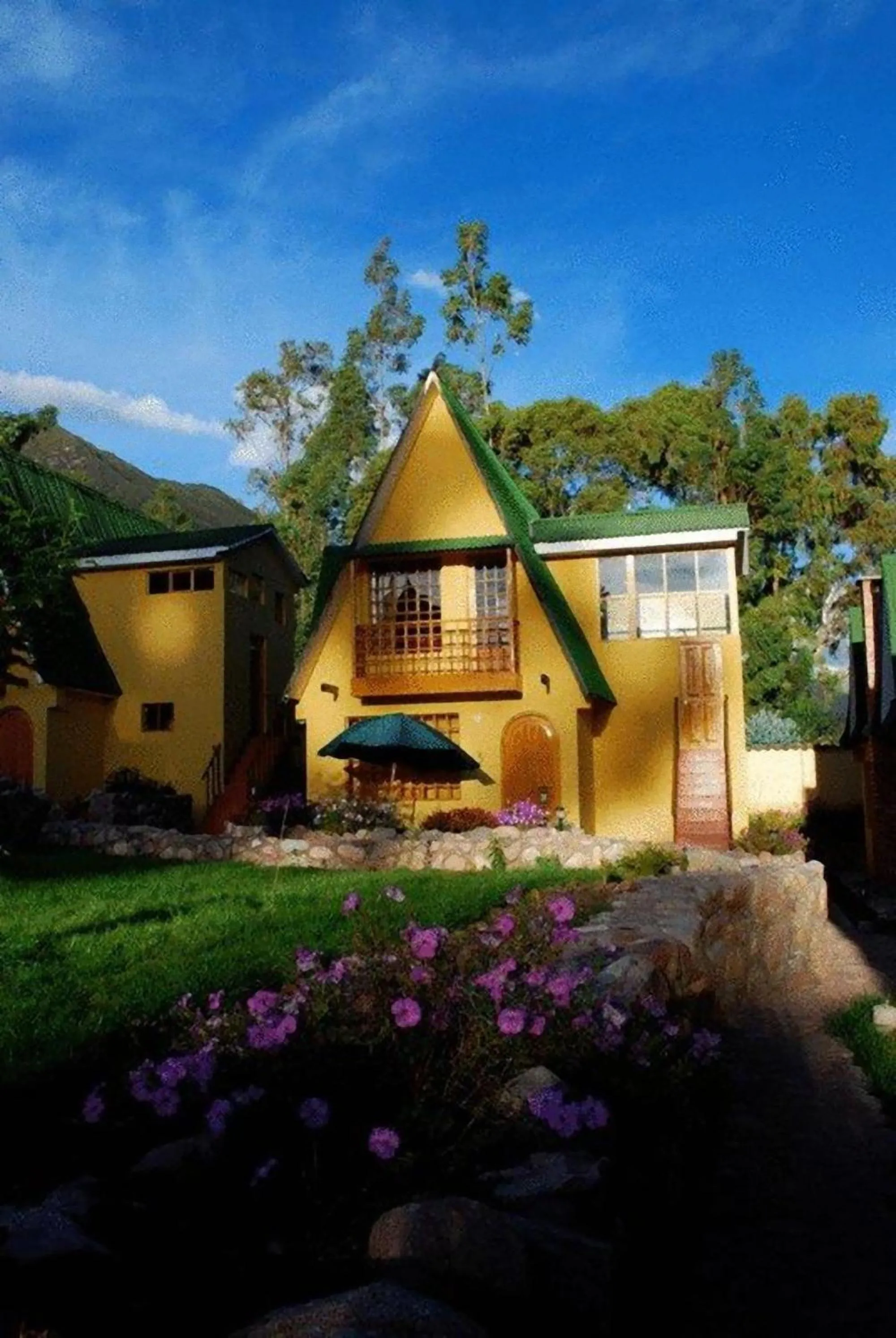 Facade/entrance in Amaru Valle Hotel