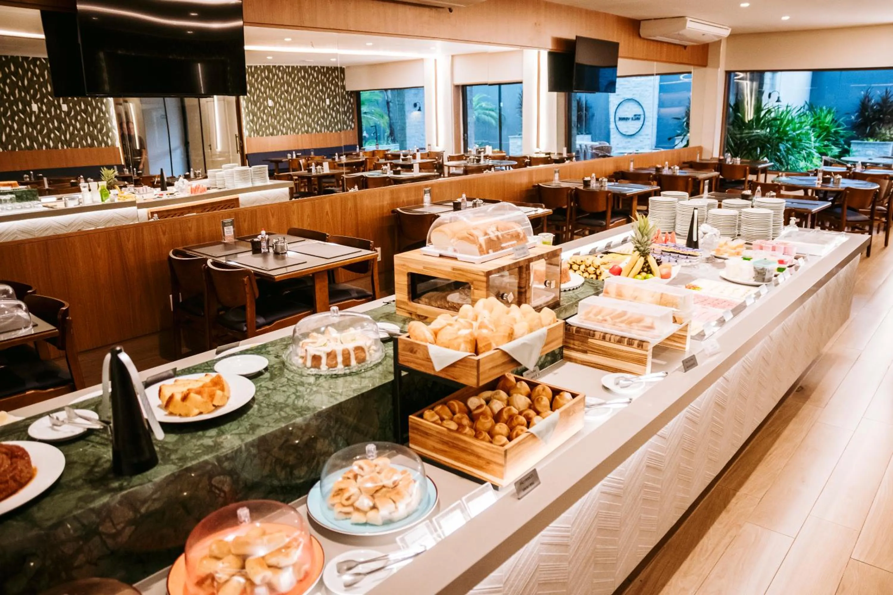 Restaurant/places to eat in Hotel Vale Verde