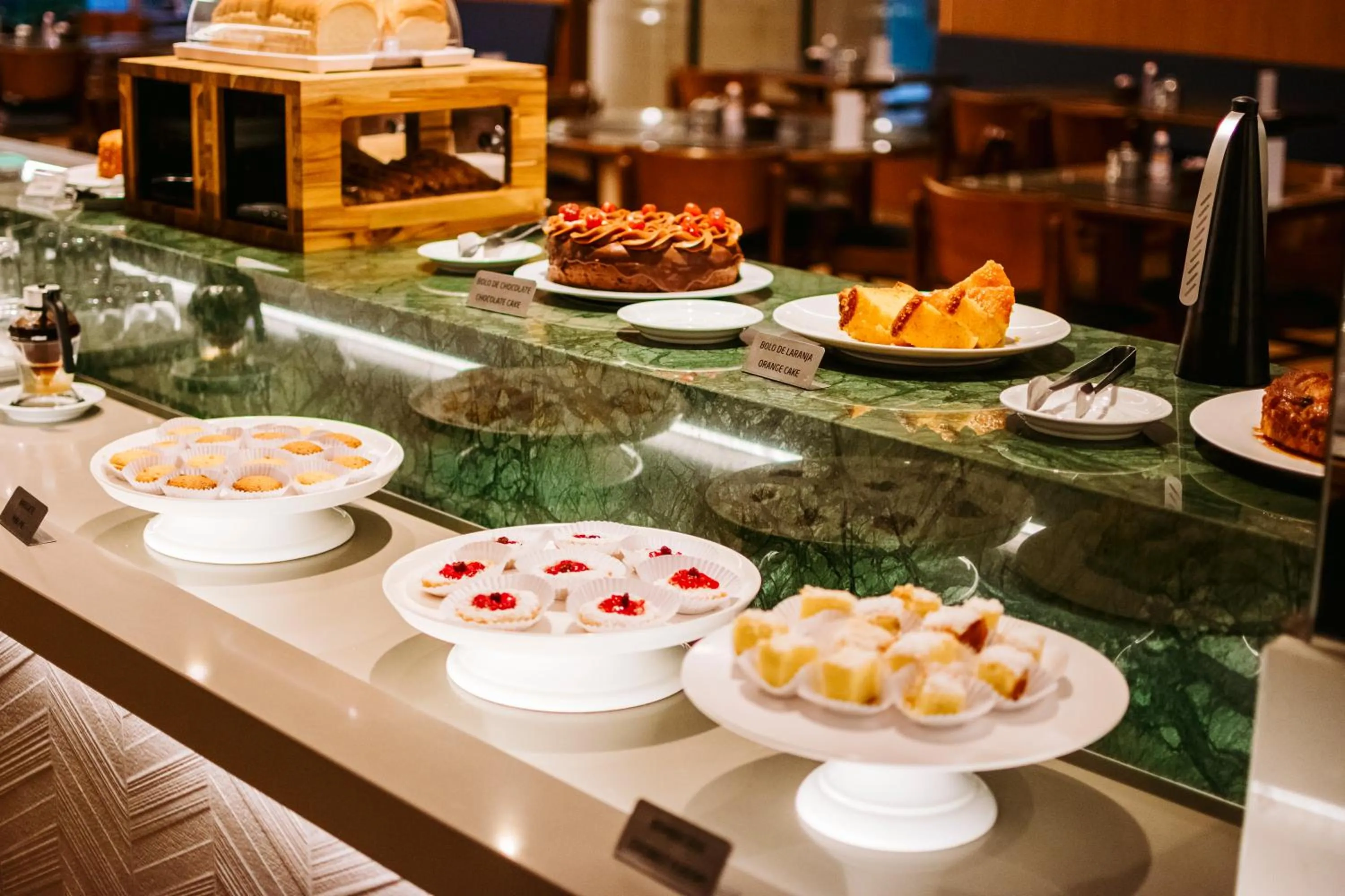 Food and drinks in Hotel Vale Verde