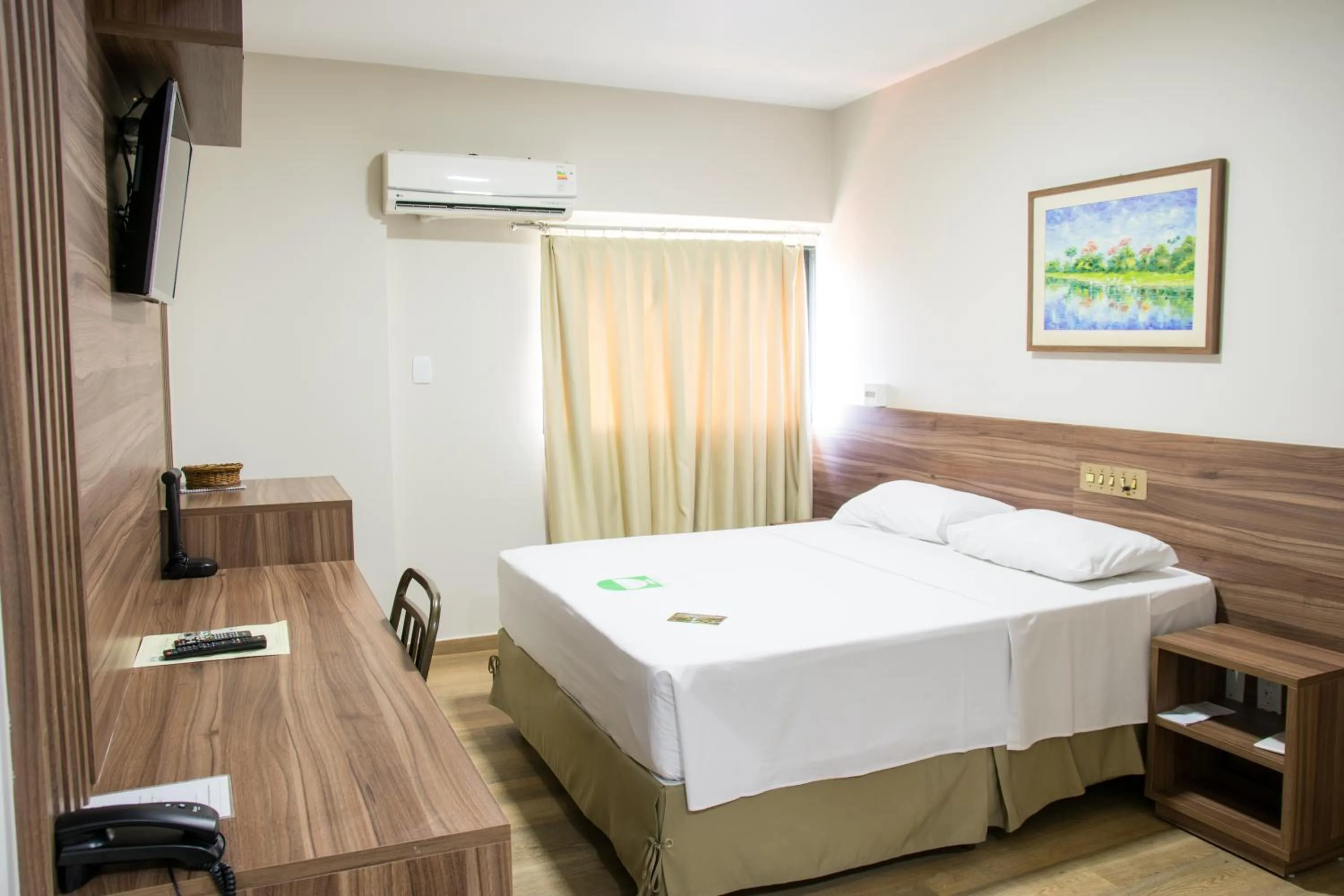 Photo of the whole room, Bed in Hotel Vale Verde