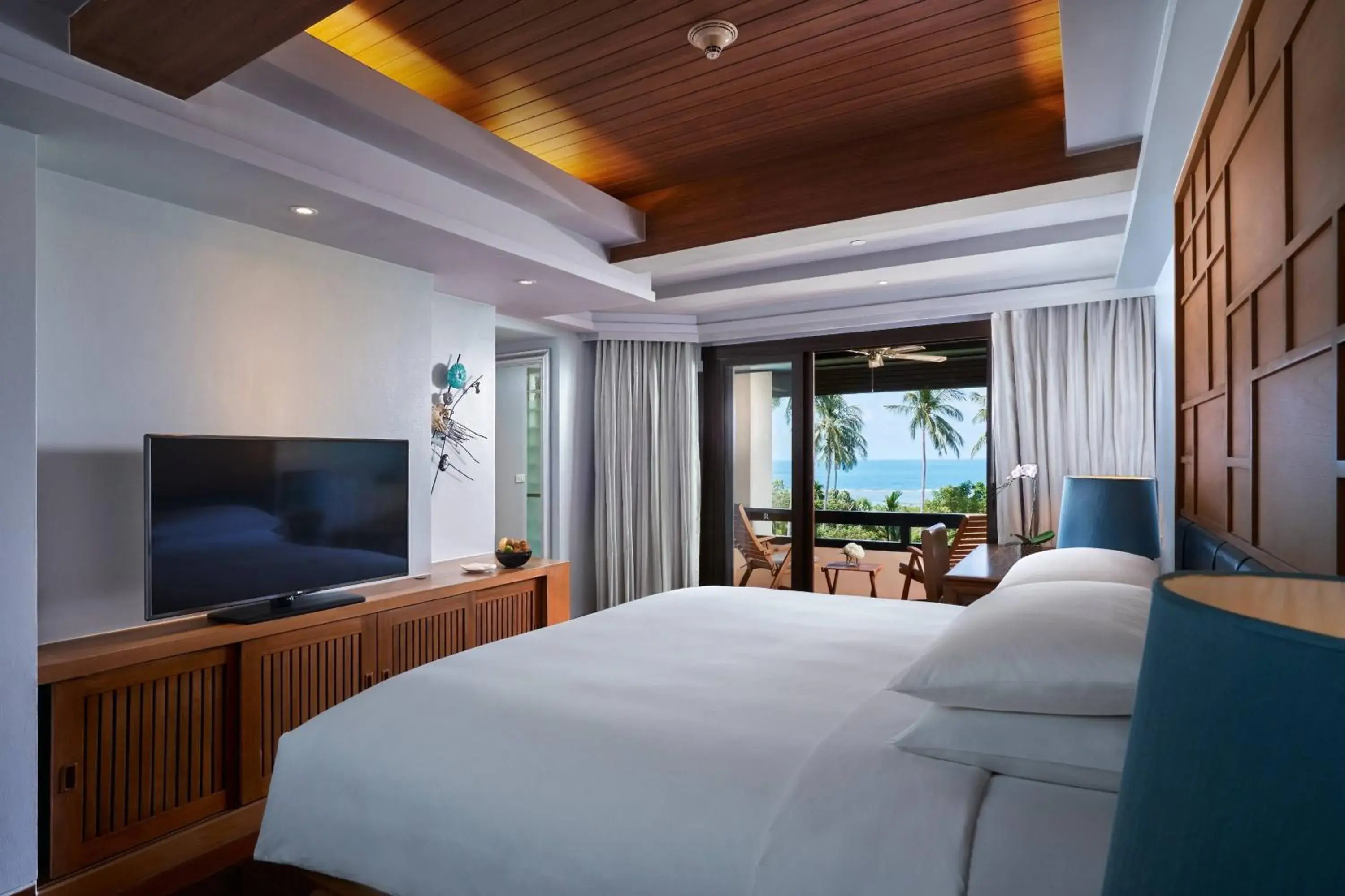 Deluxe Sea View, Guest room, 1 King Bed in Renaissance Koh Samui Resort & Spa Deluxe Sea View, Guest room, 1 King Bed in Renaissance Koh Samui Resort & Spa