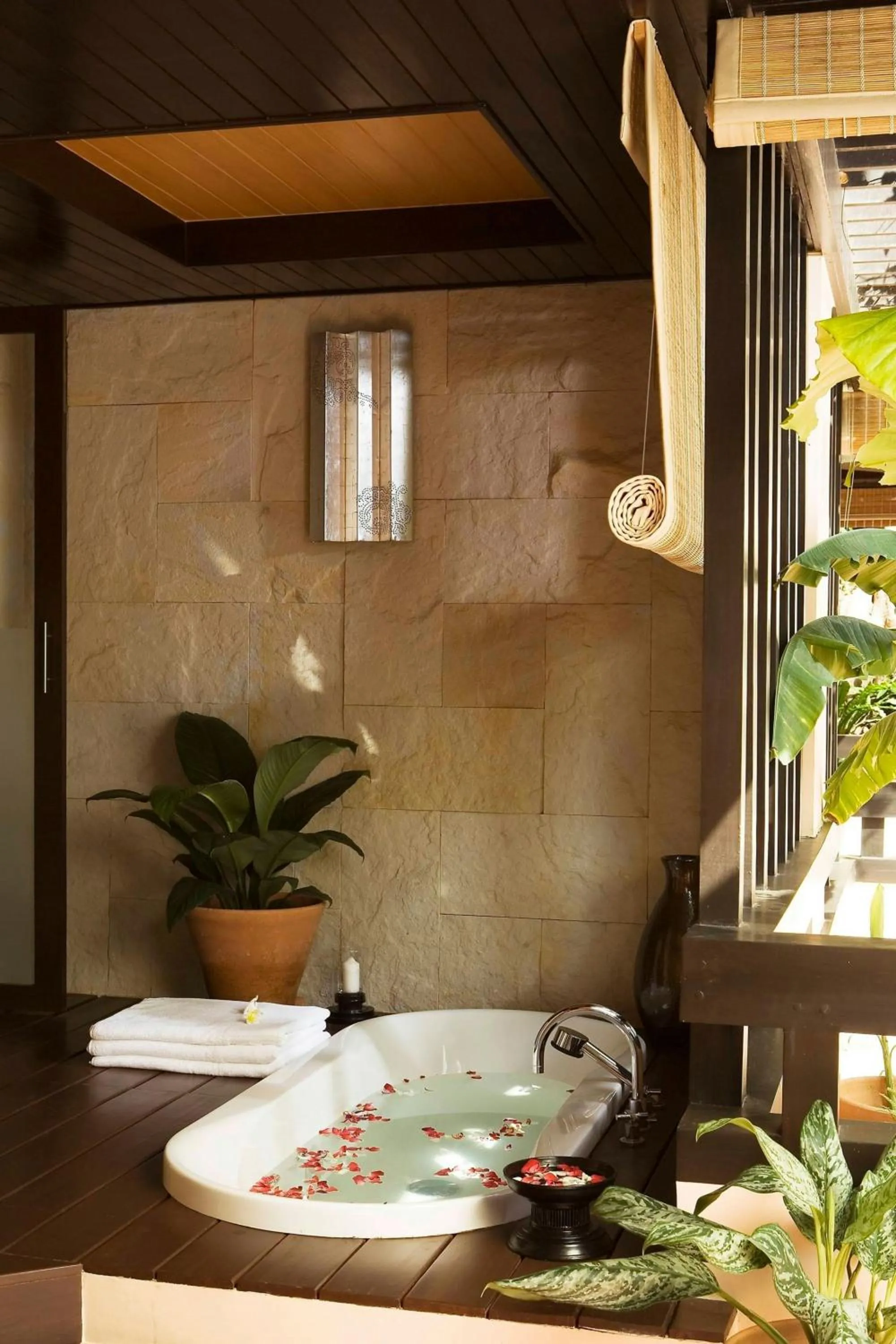 Swimming pool in Renaissance Koh Samui Resort & Spa