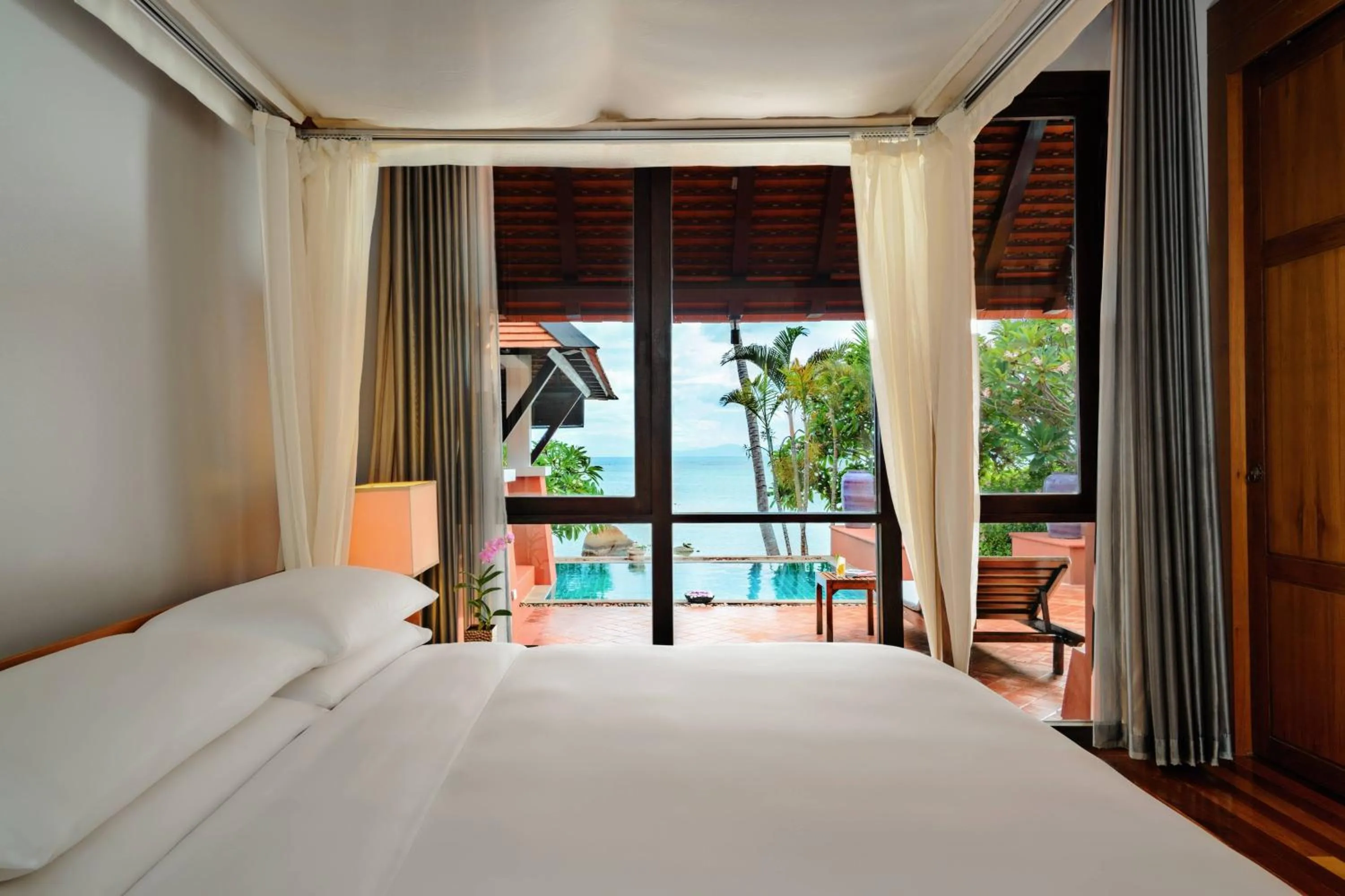 Beach, Bed in Renaissance Koh Samui Resort & Spa