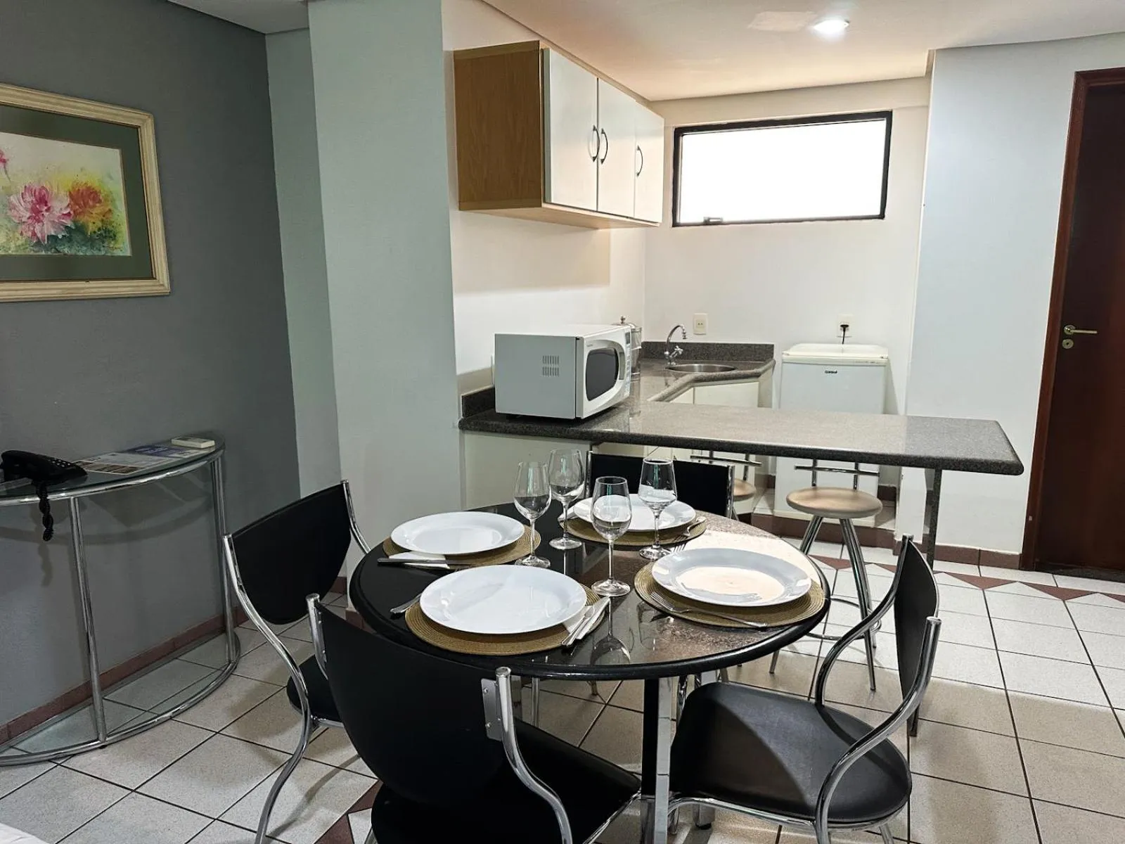 Dining area in Bahamas Duplex by WS