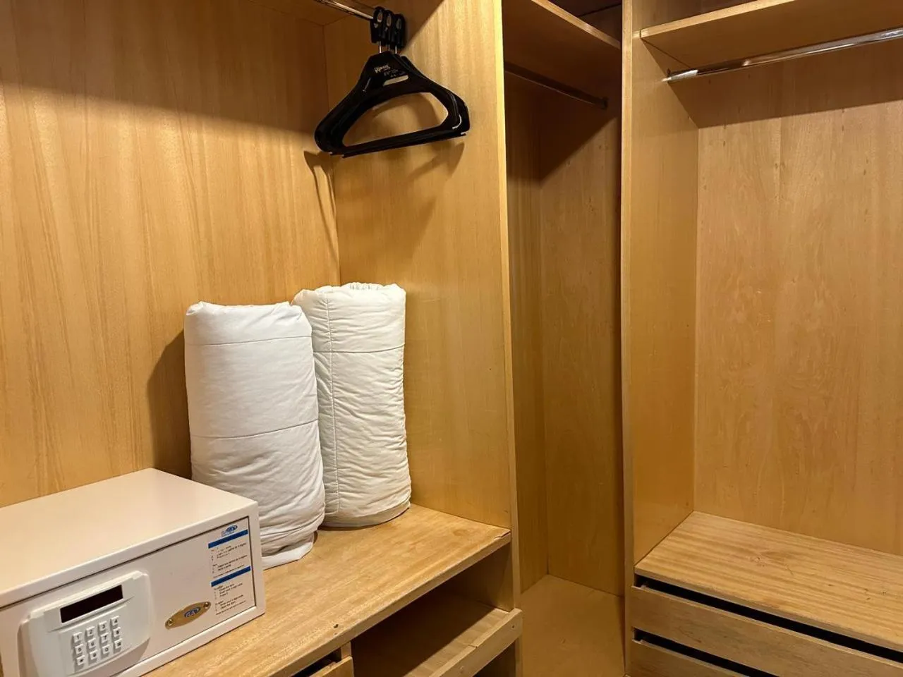 furniture in Bahamas Duplex by WS