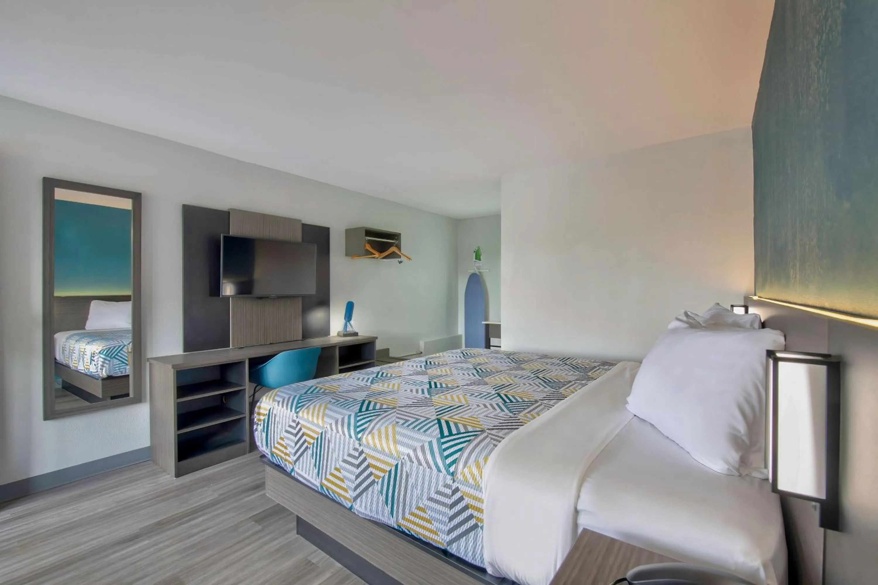 TV and multimedia, Bed in Studio 6 Jackson MS I 55