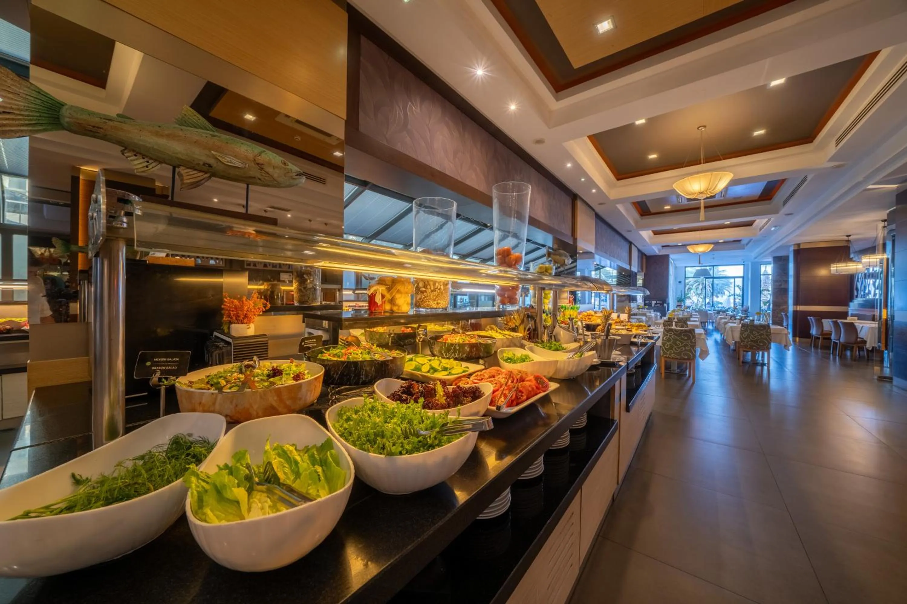 Restaurant/places to eat in Cettia Beach Resort