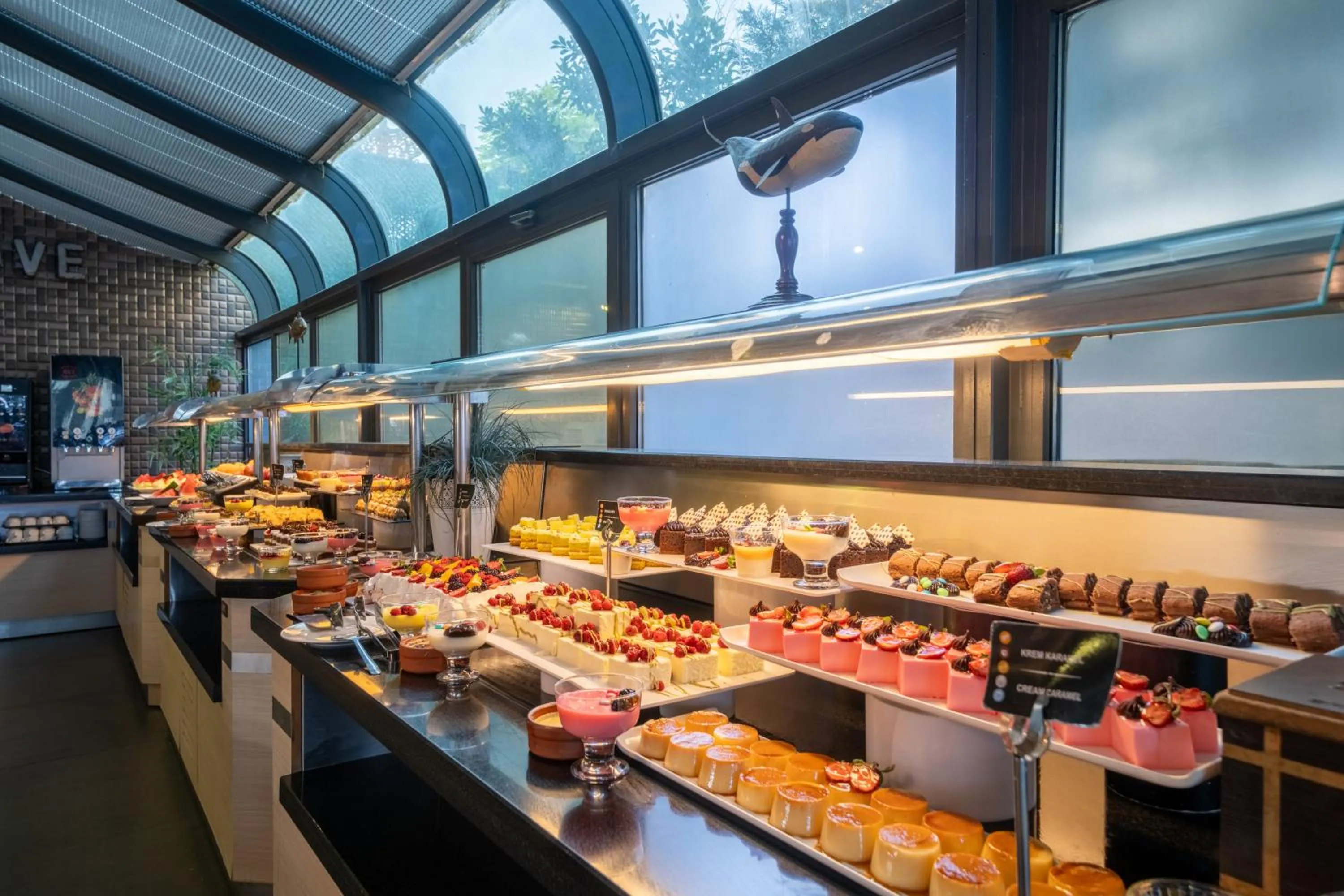 Restaurant/places to eat in Cettia Beach Resort