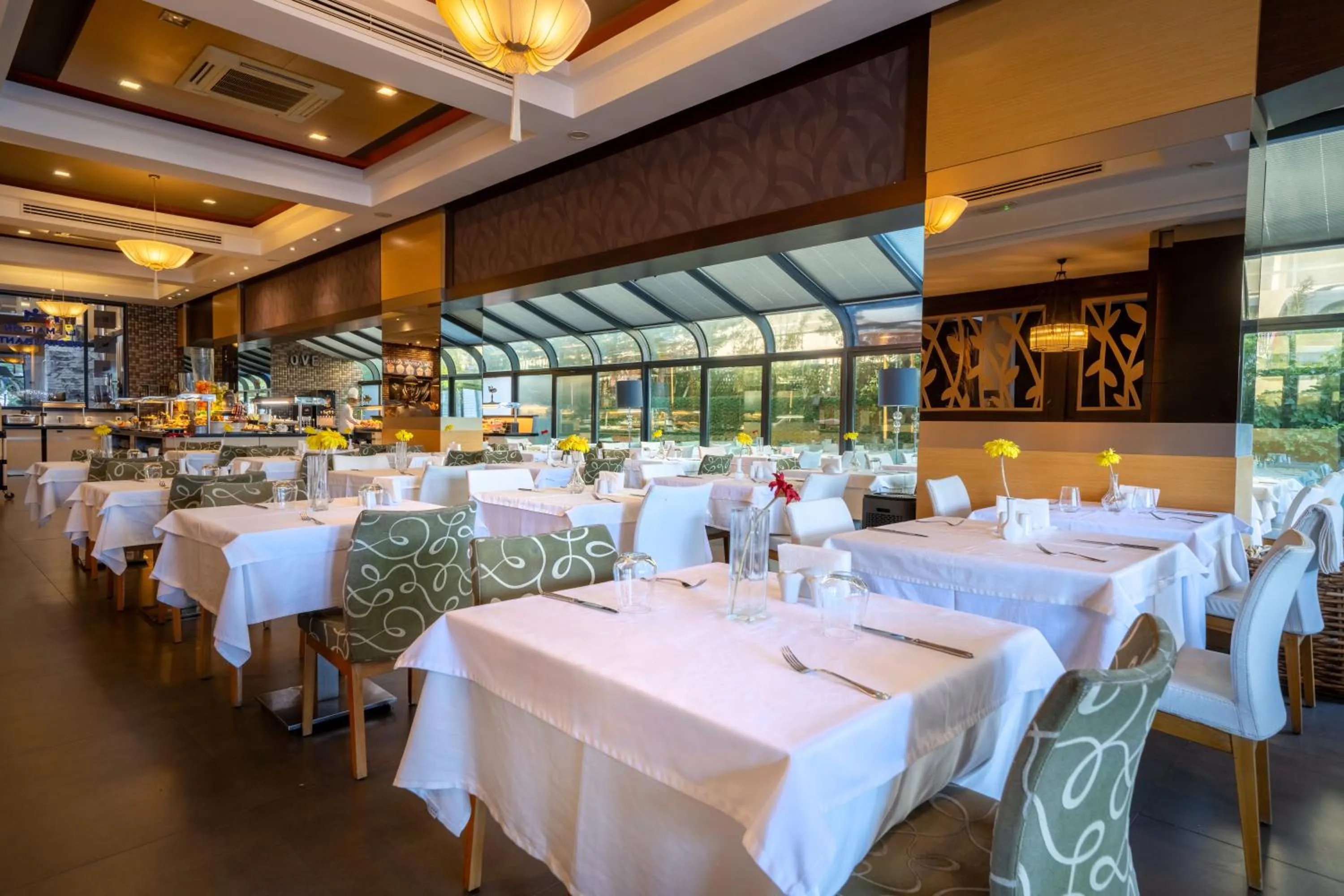 Restaurant/places to eat in Cettia Beach Resort