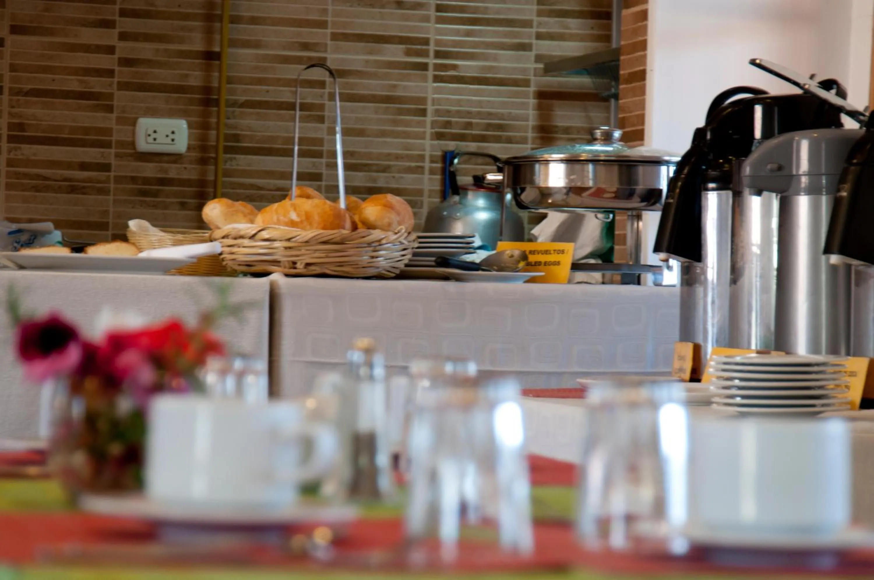 Food and drinks in Amaru Colonial