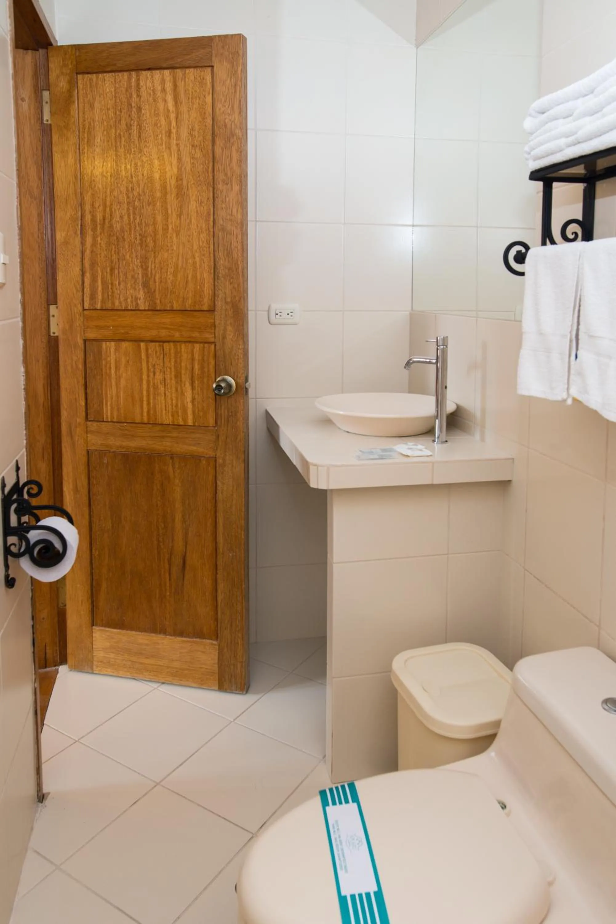 Bathroom in Amaru Colonial