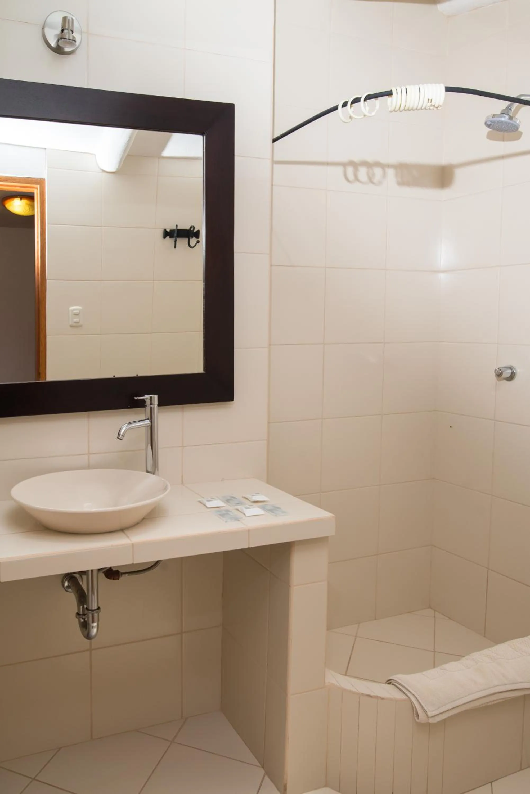 Bathroom in Amaru Colonial