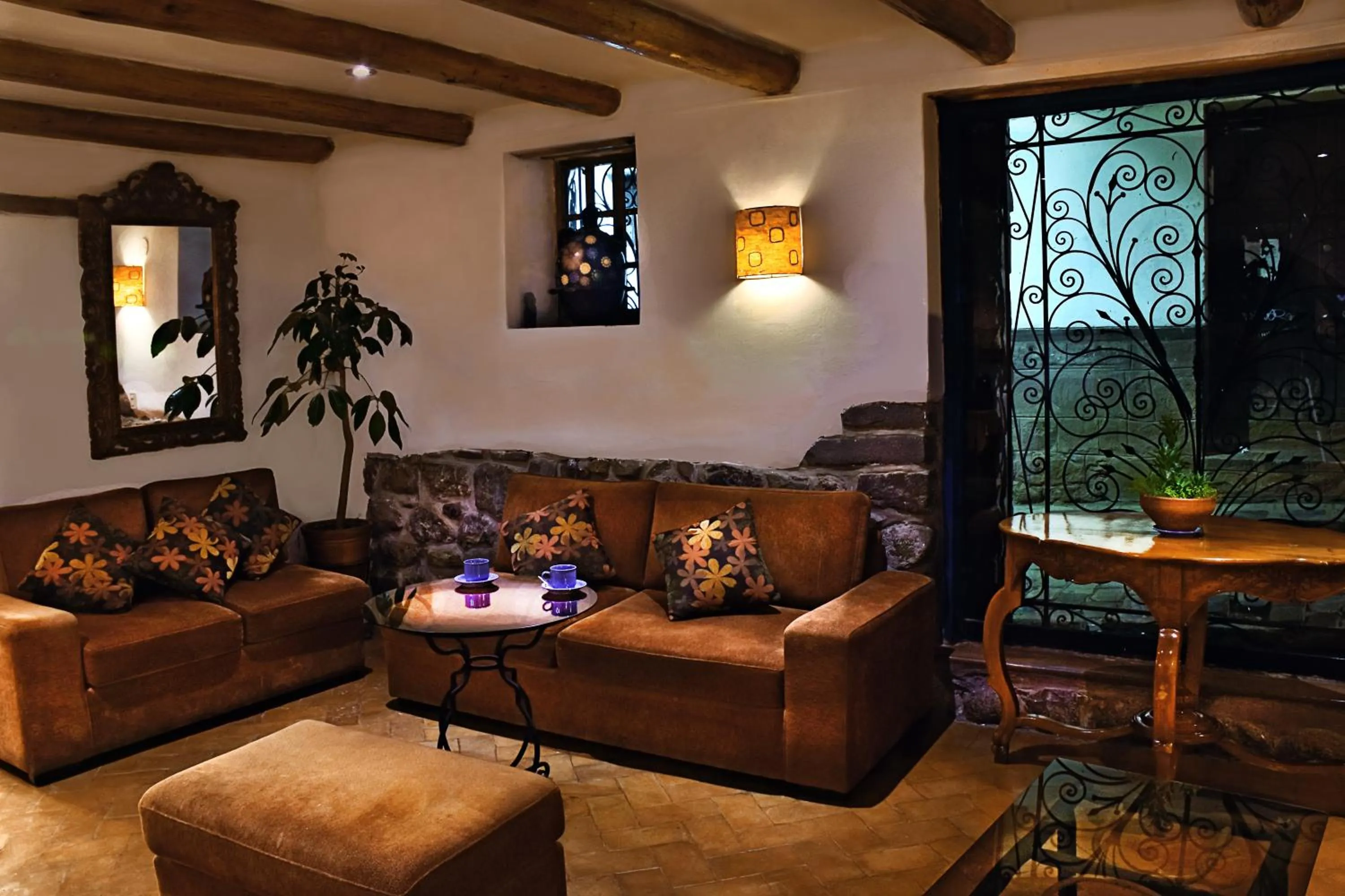 Property building in Amaru Colonial