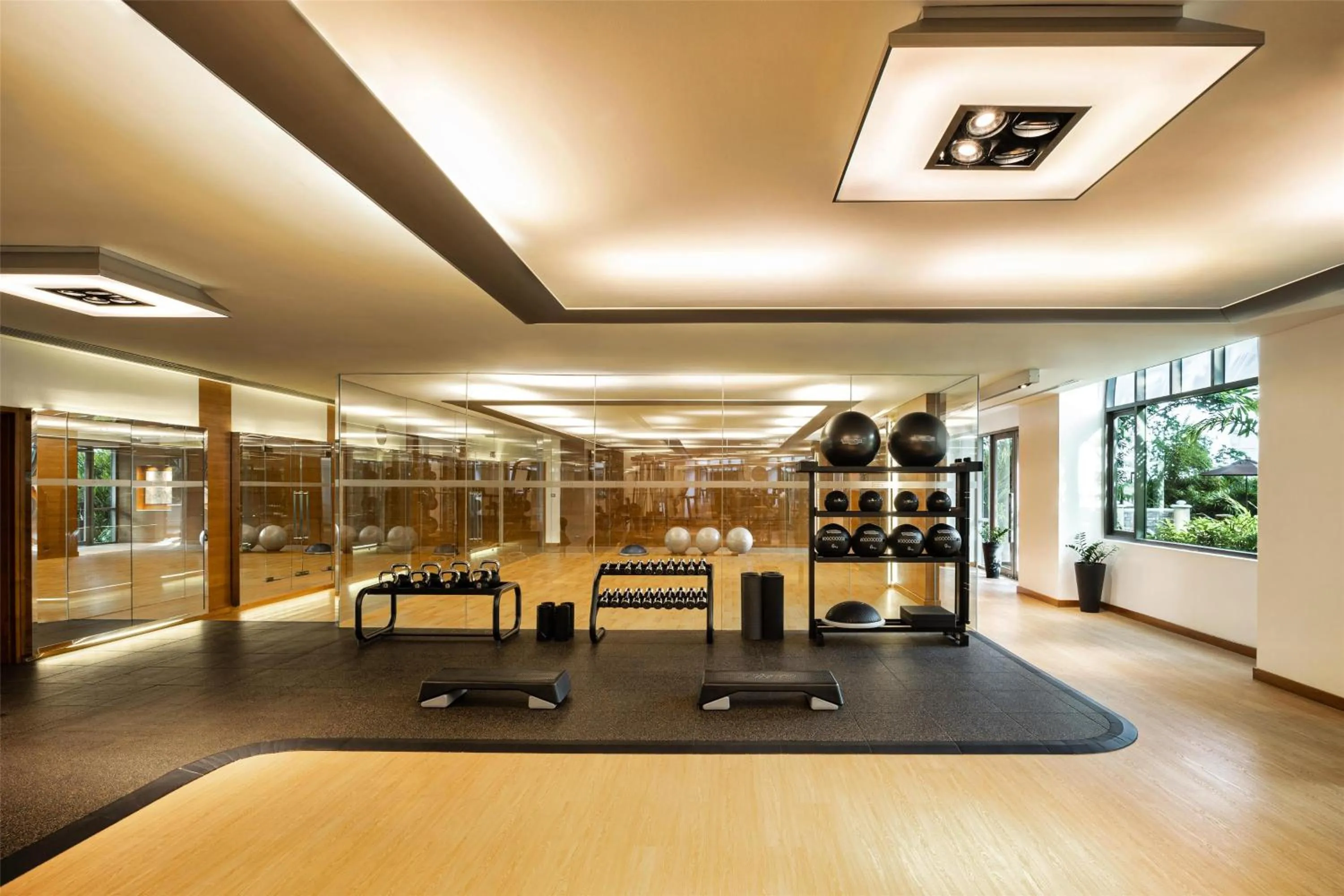 Fitness centre/facilities in Conrad Bangkok
