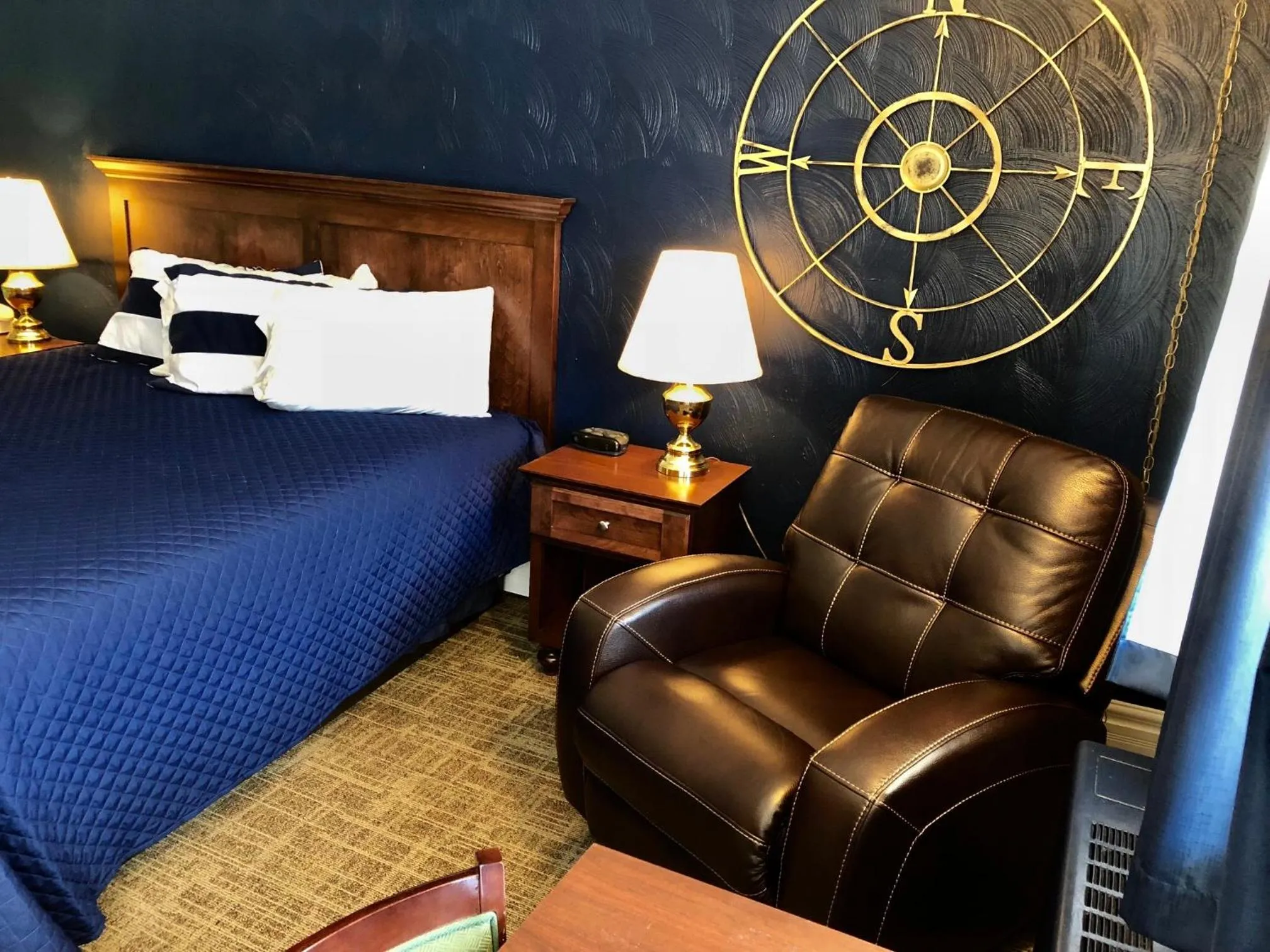 Bed in Lockview Motel