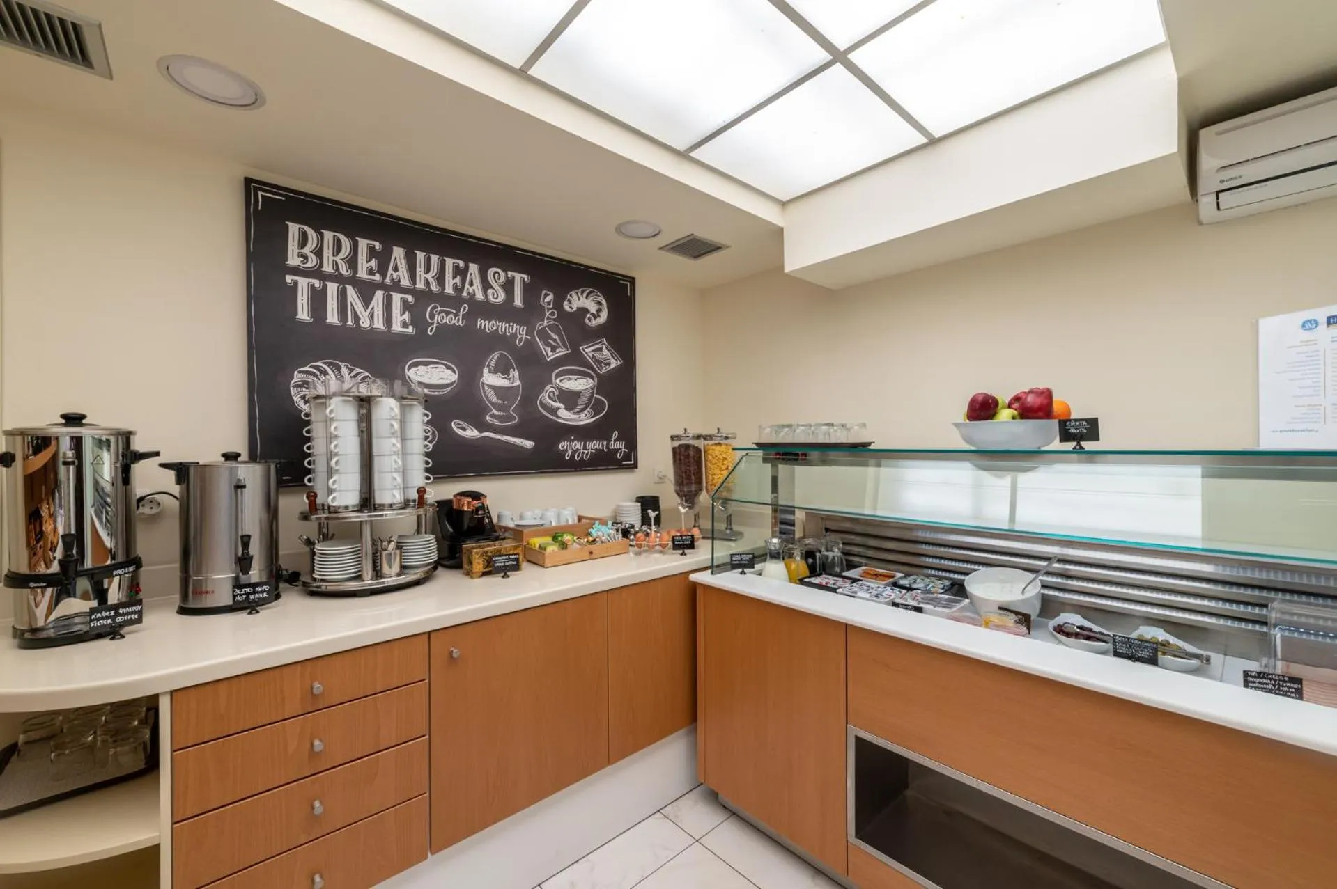 Coffee/tea facilities in Hotel Hermes