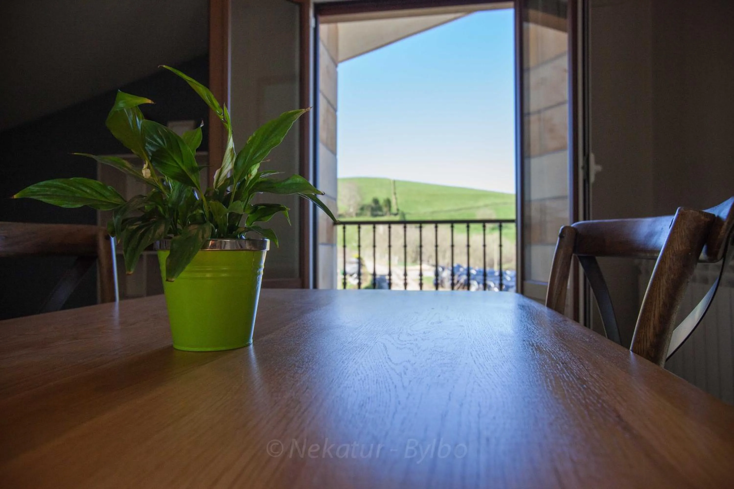 Dining area in Endaneta Berri