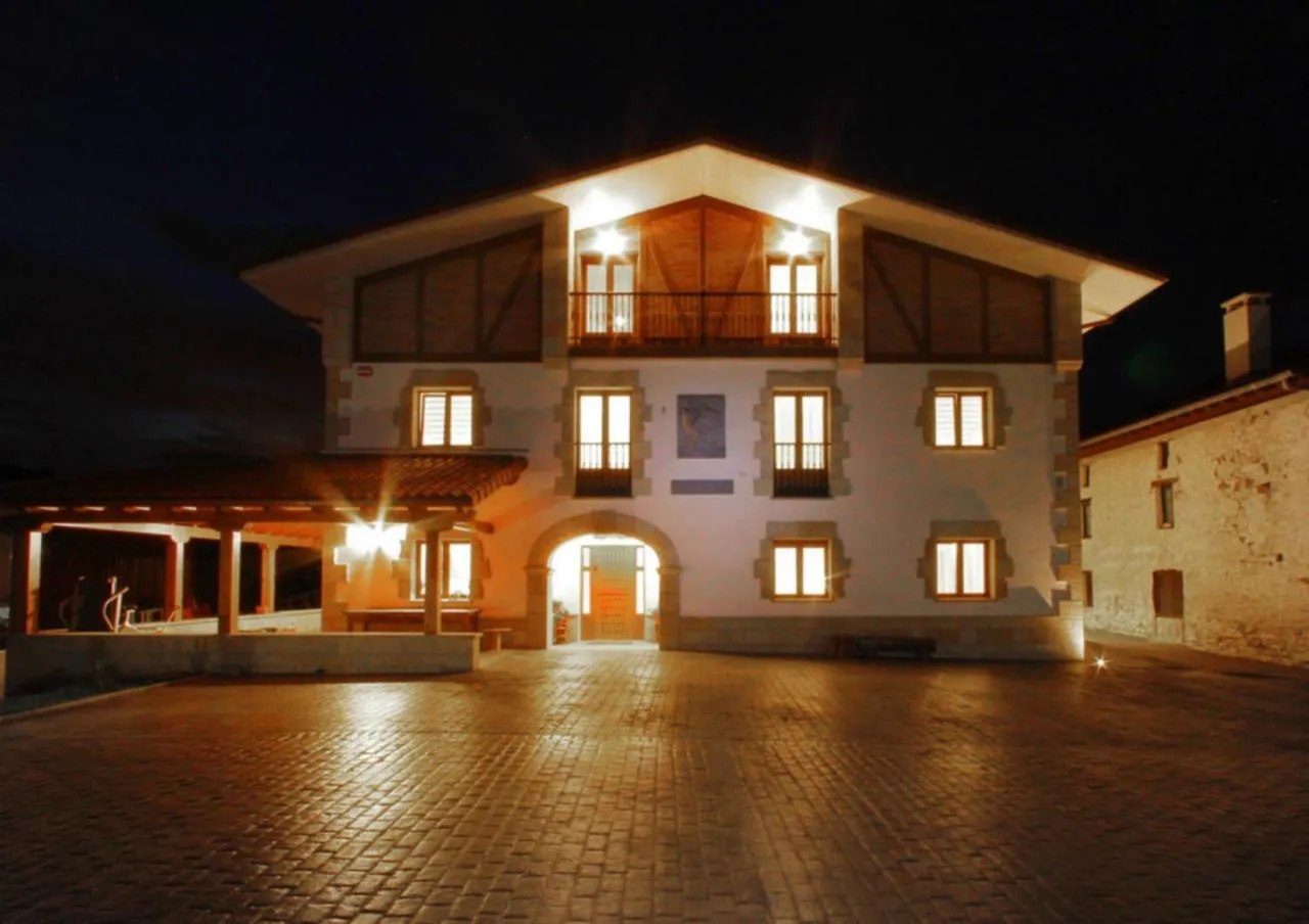 Facade/entrance in Endaneta Berri