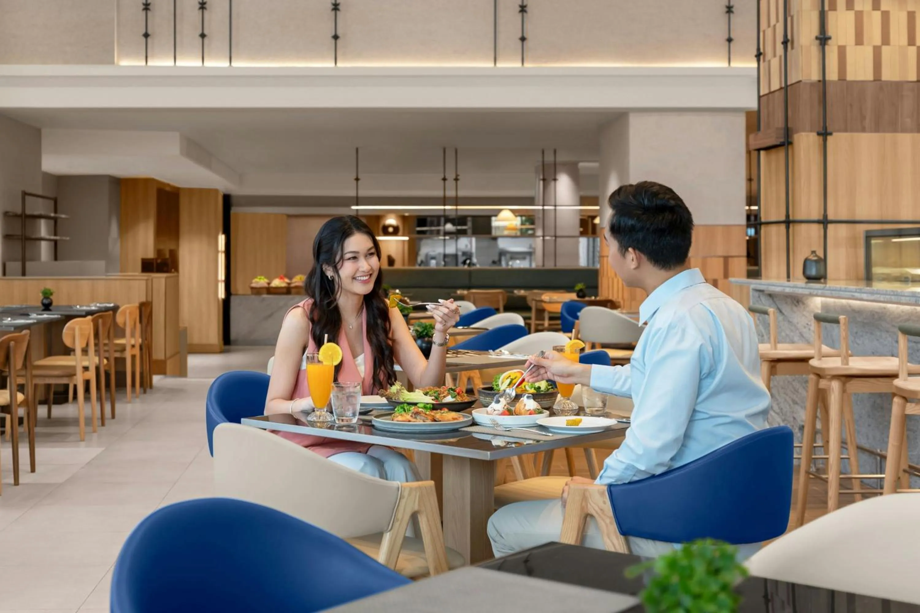 Restaurant/places to eat in Courtyard by Marriott Bangkok