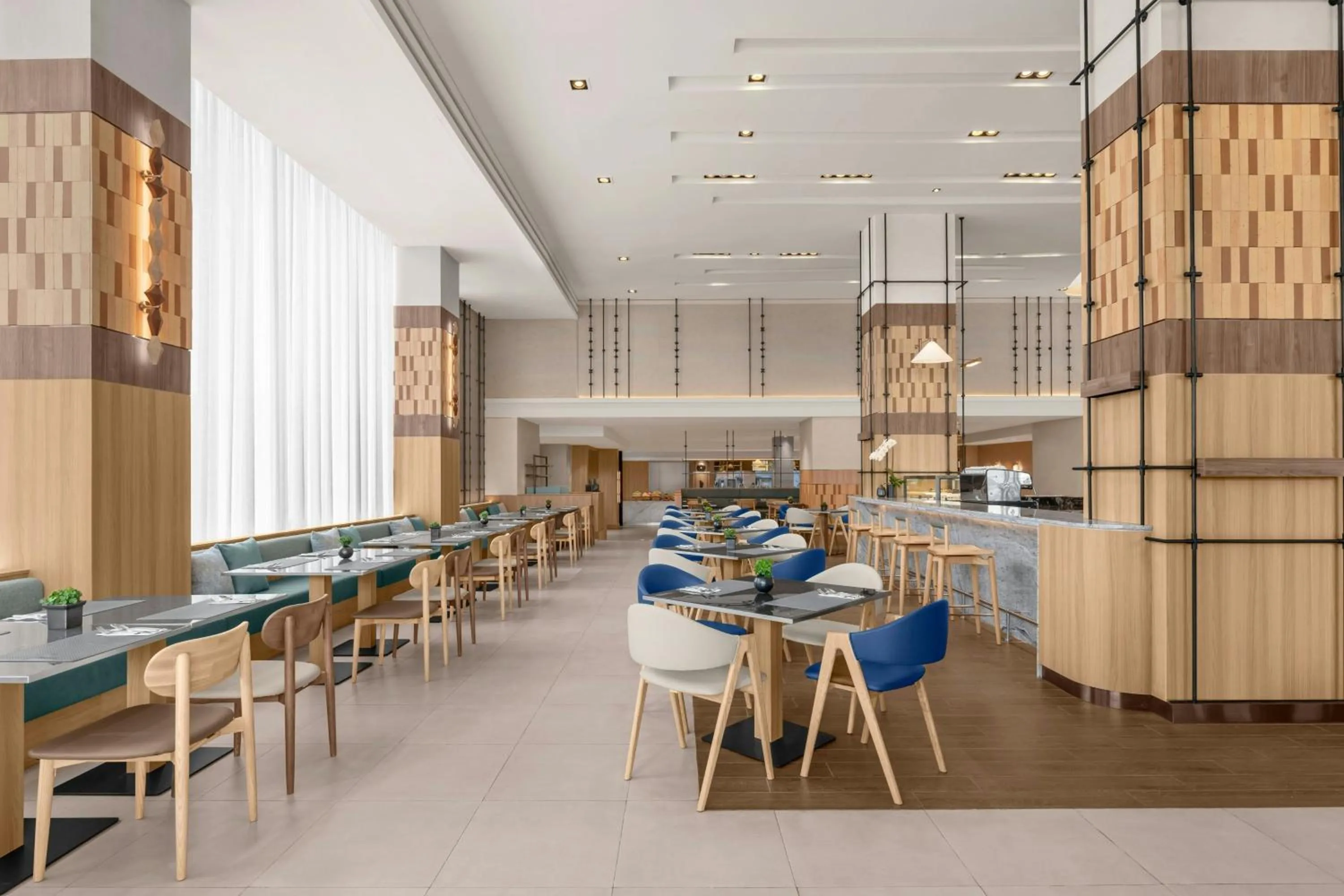 Restaurant/places to eat in Courtyard by Marriott Bangkok