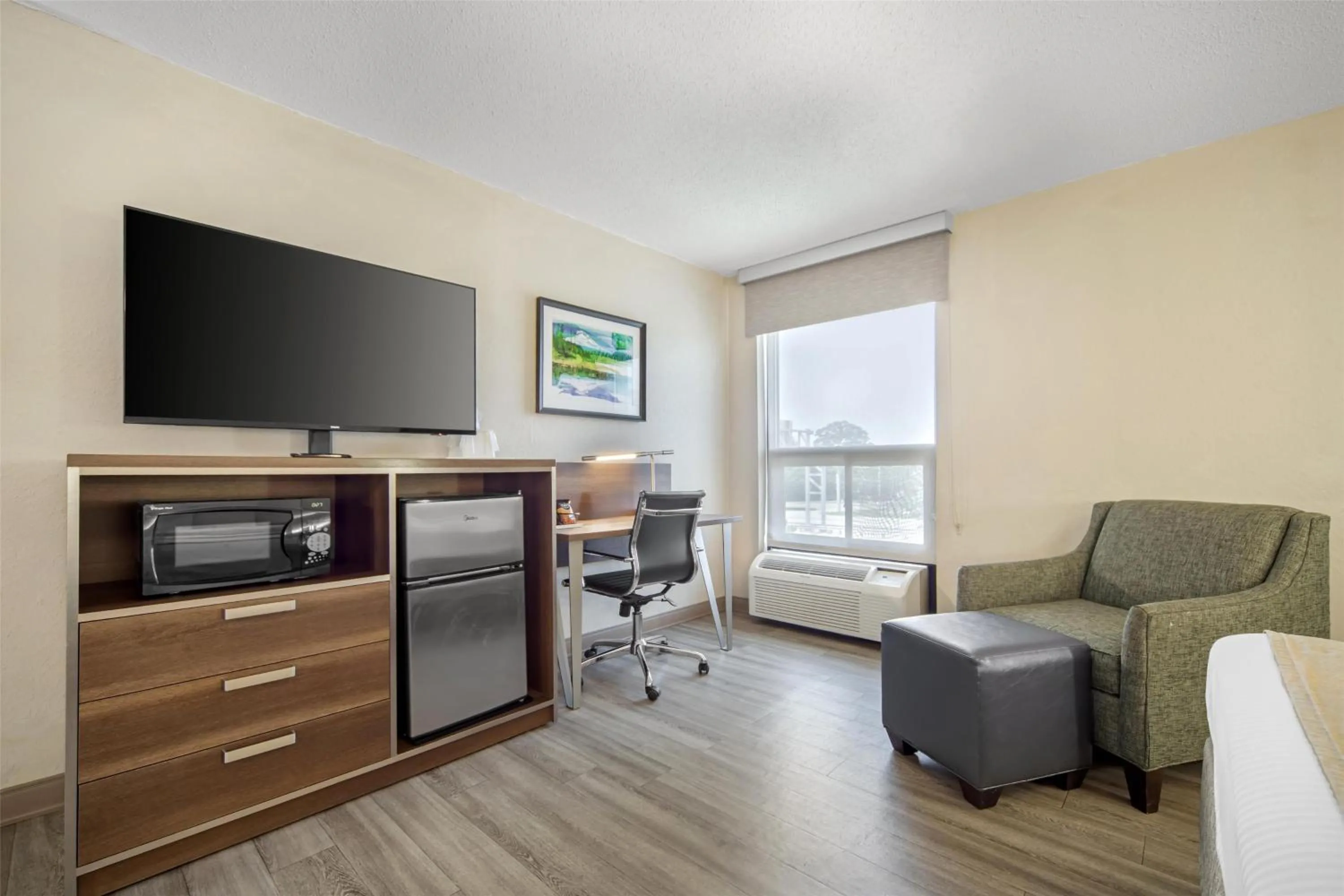 Bedroom in Best Western Galaxy Inn