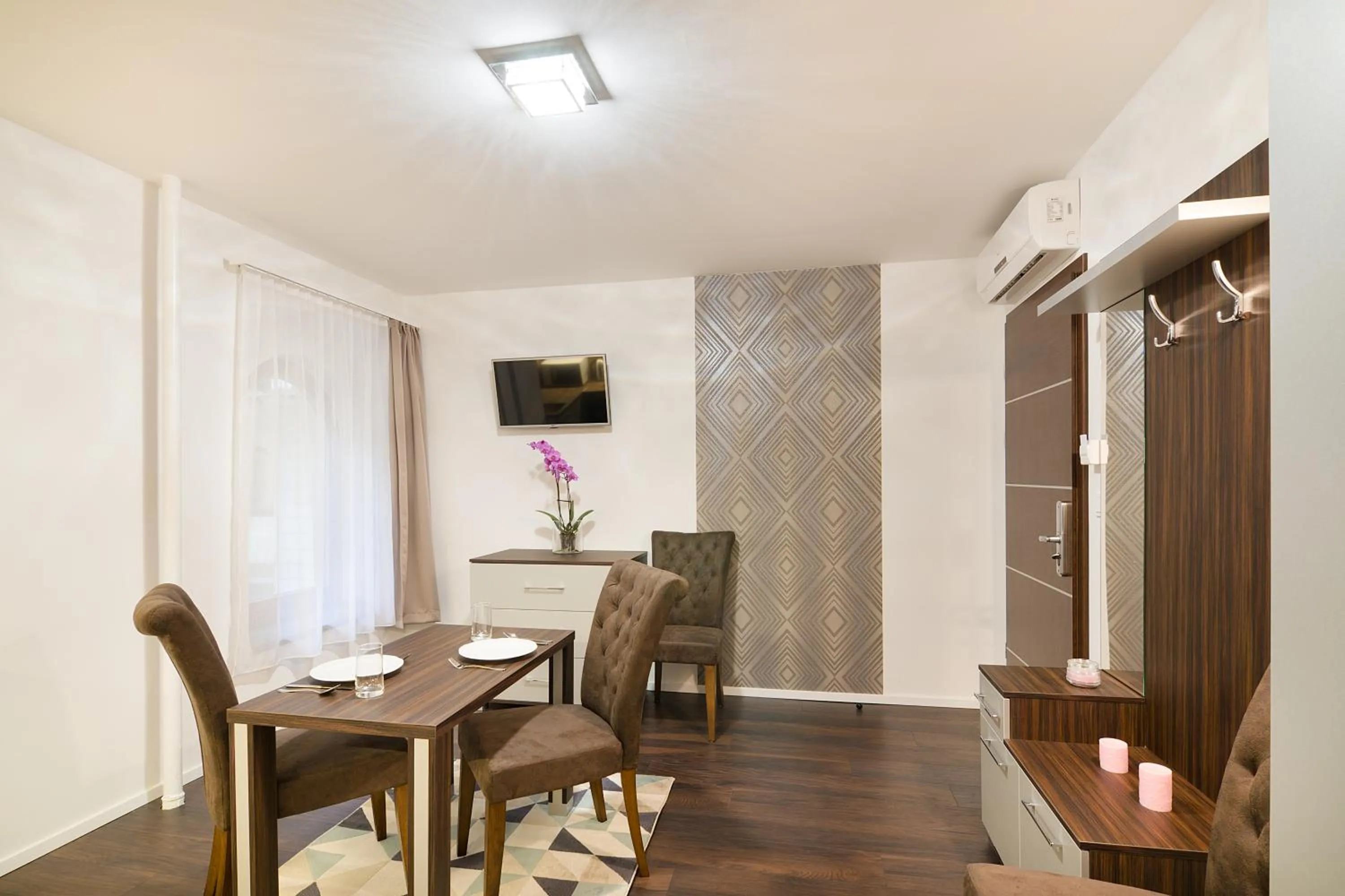 Paulay Downtown Apartments