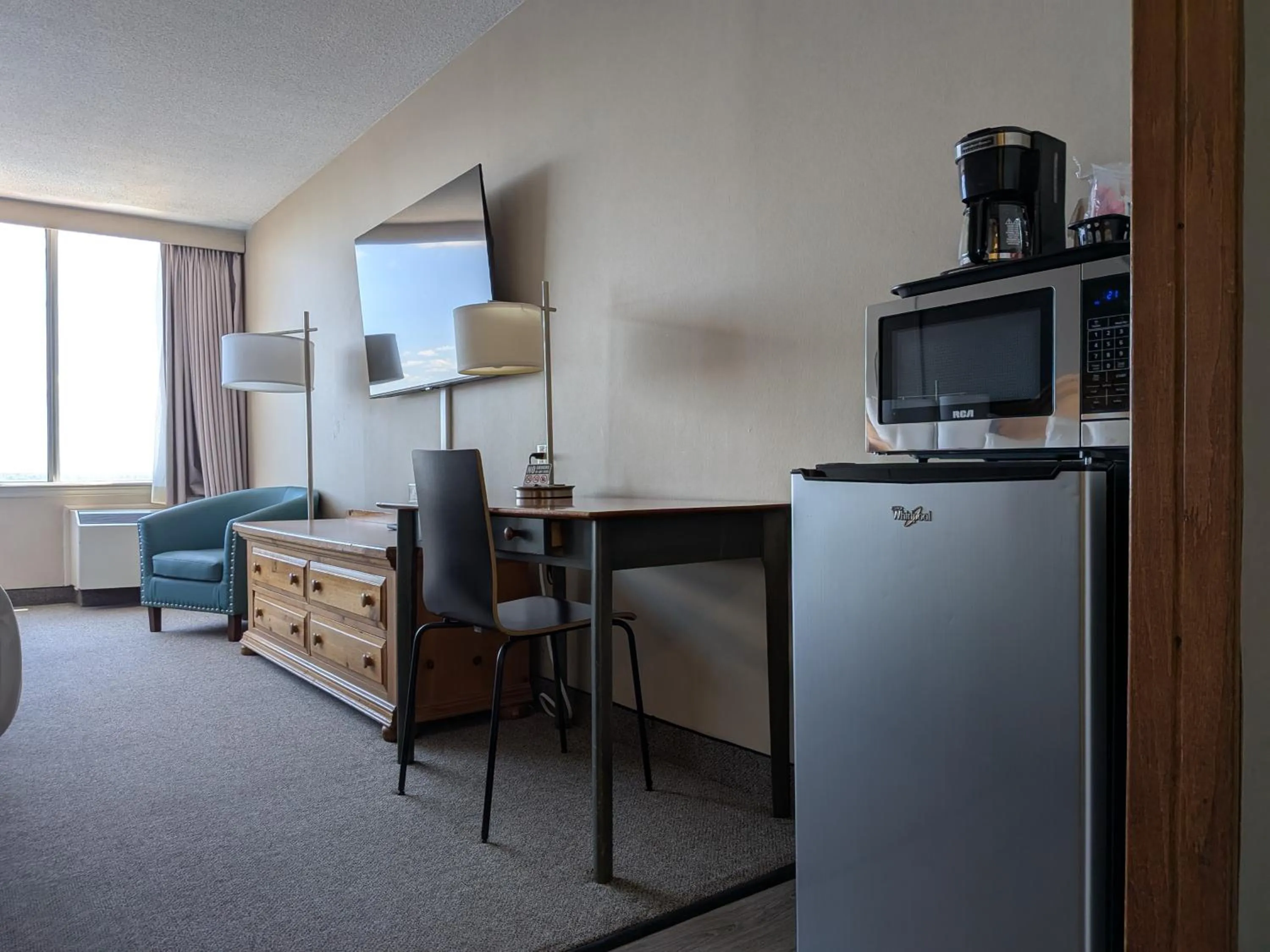 TV and multimedia in Confederation Place Hotel