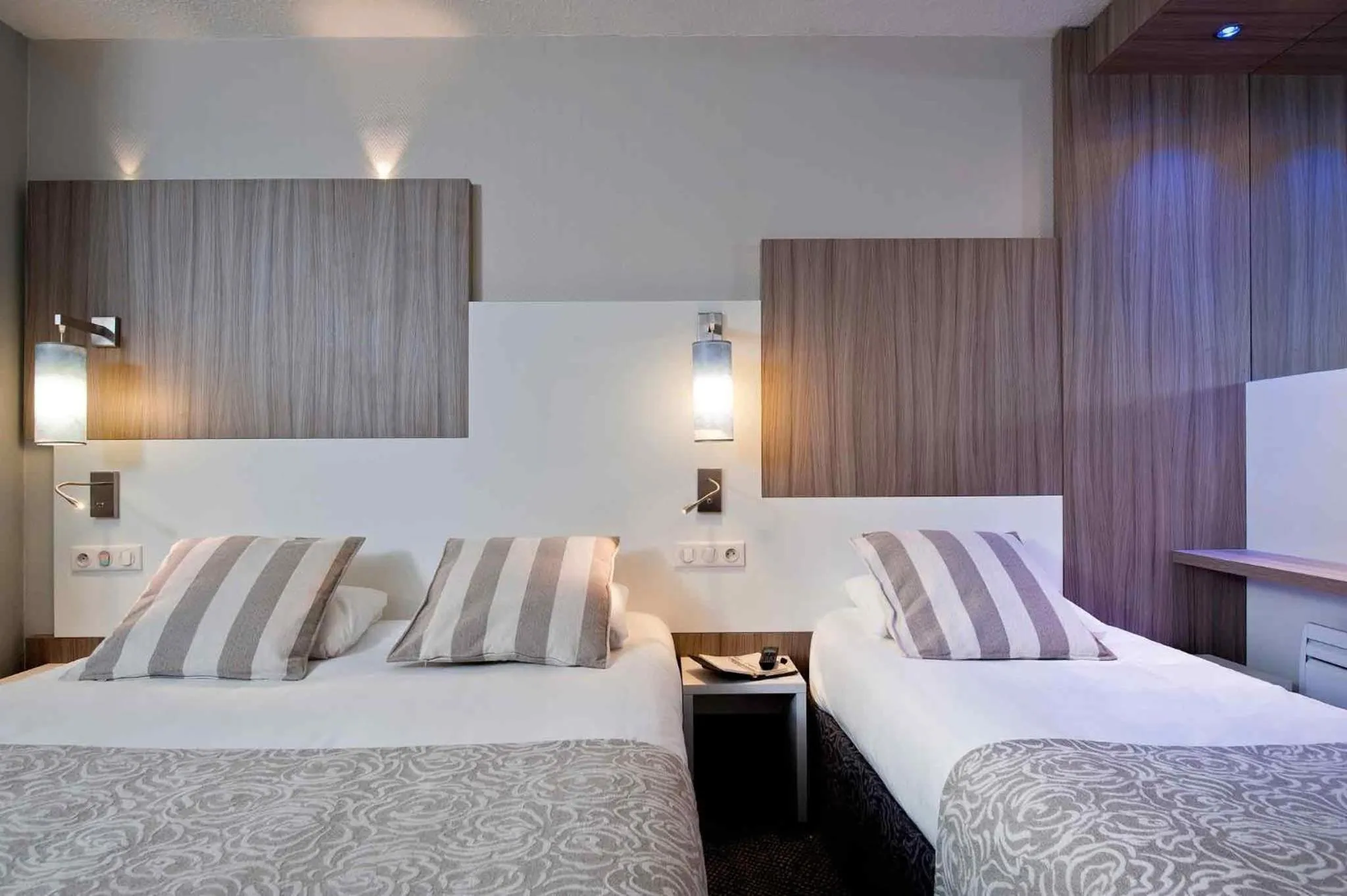 Bedroom, Bed in ibis Styles Melun