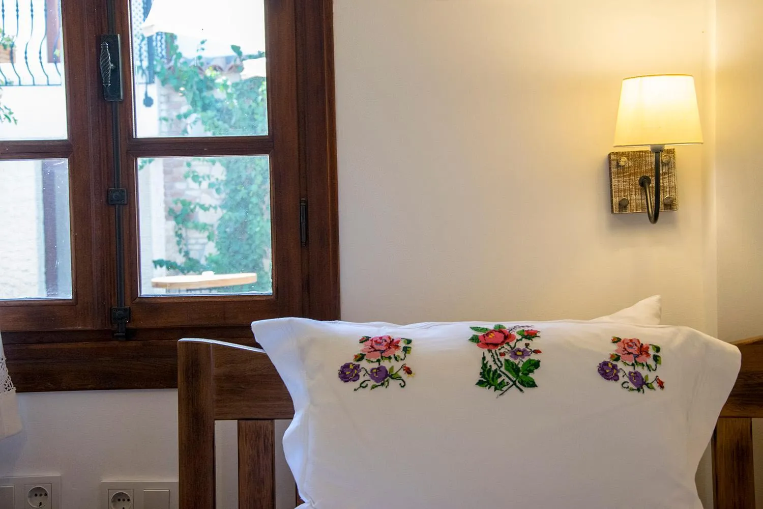 Inner courtyard view in Monza House Otel