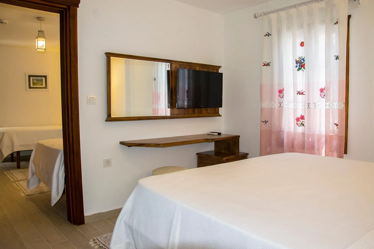 Photo of the whole room, Bed in Monza House Otel