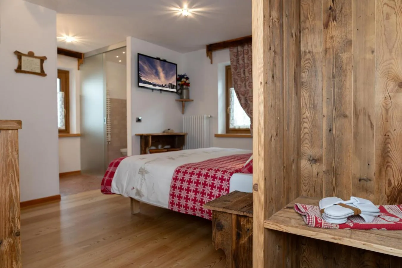 TV and multimedia, Bed in Garnì Ladin