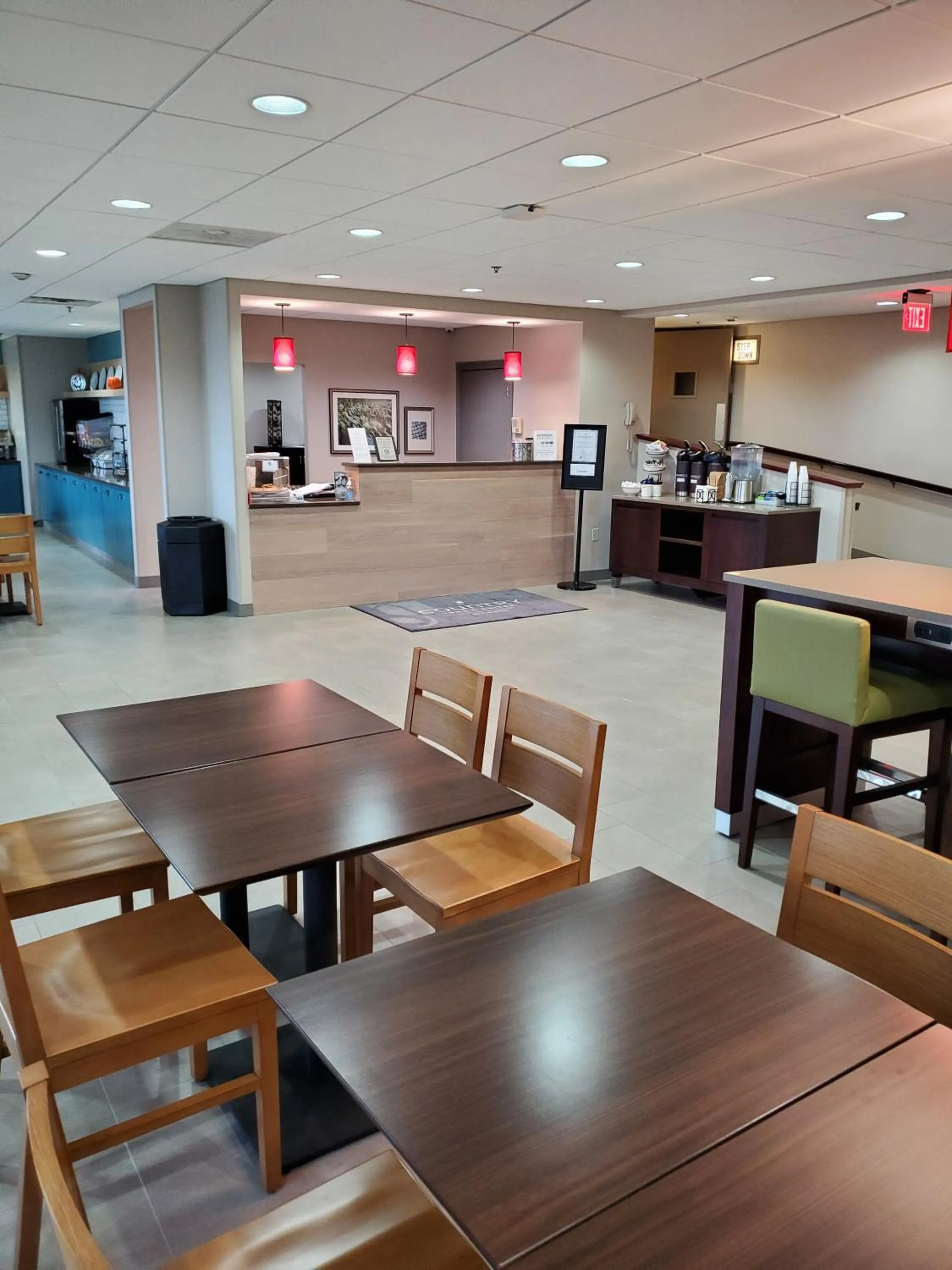 Lobby or reception in Country Inn & Suites by Radisson, Fredericksburg South I-95 , VA