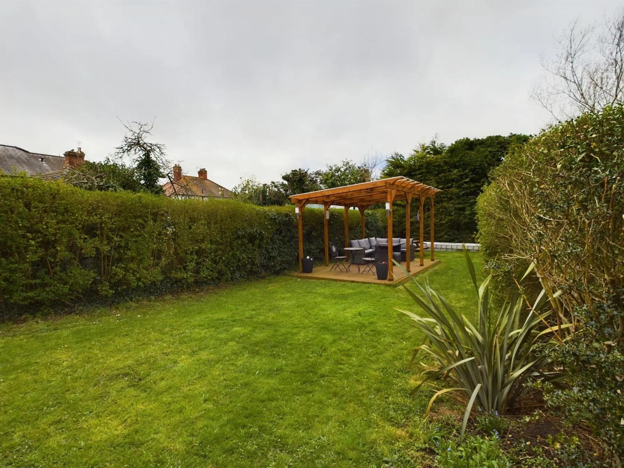 Garden in Zoo Cottage