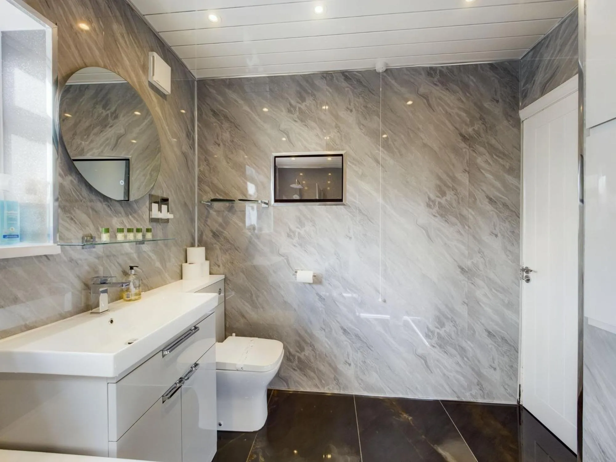 Shower in Zoo Cottage