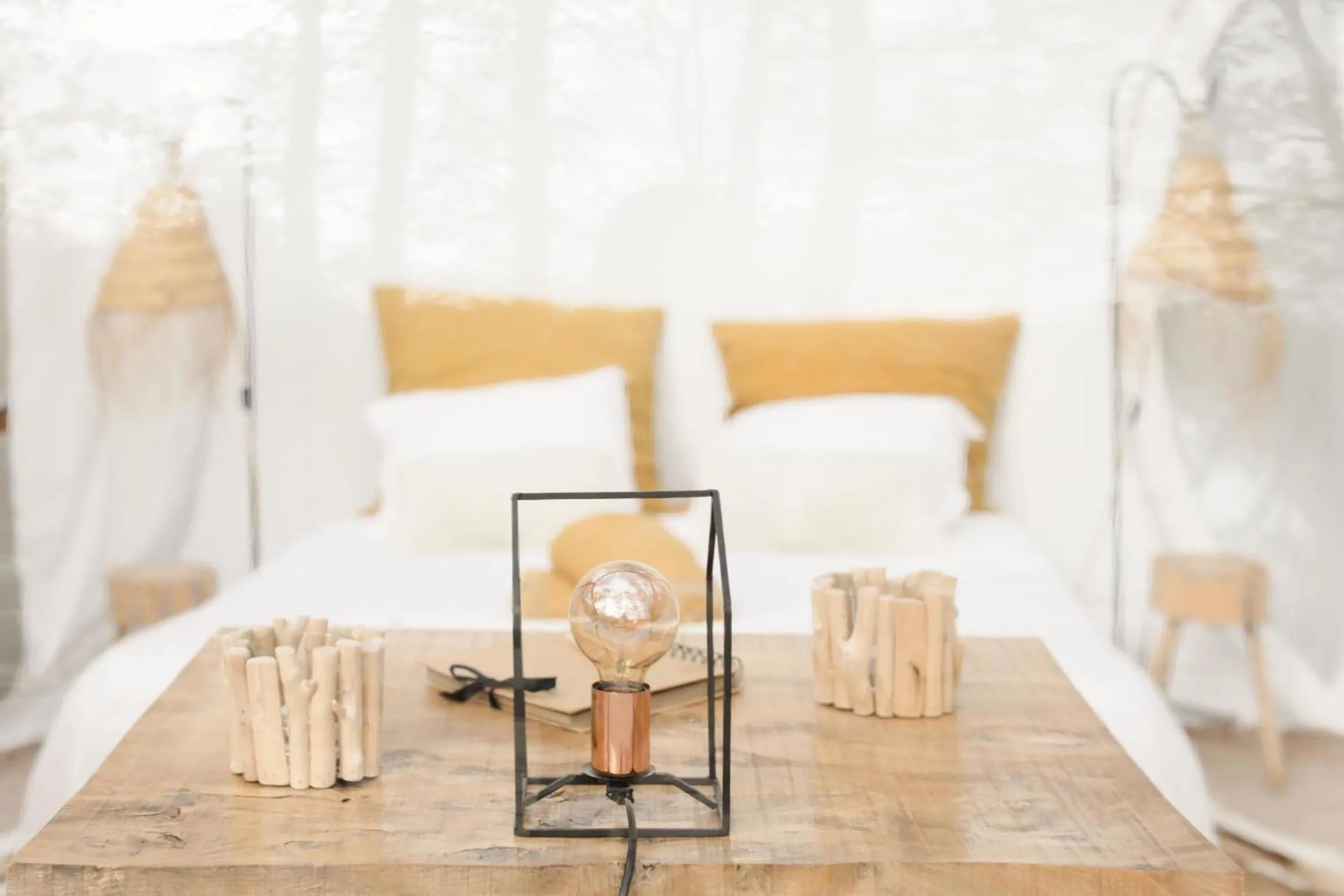 Bed in Les Bulles De Bordeaux