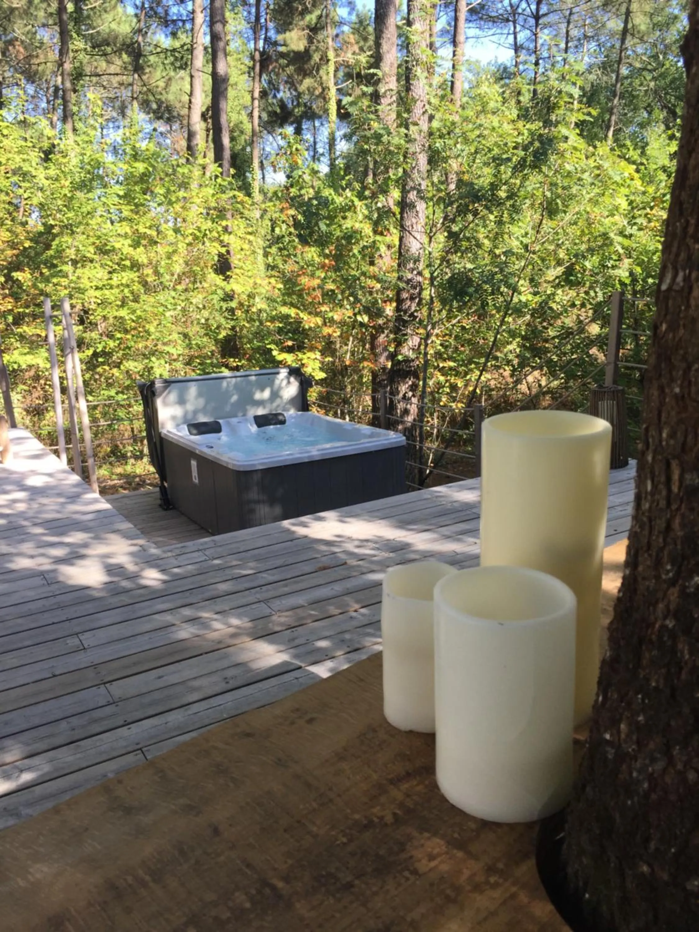 Hot Tub in Les Bulles De Bordeaux