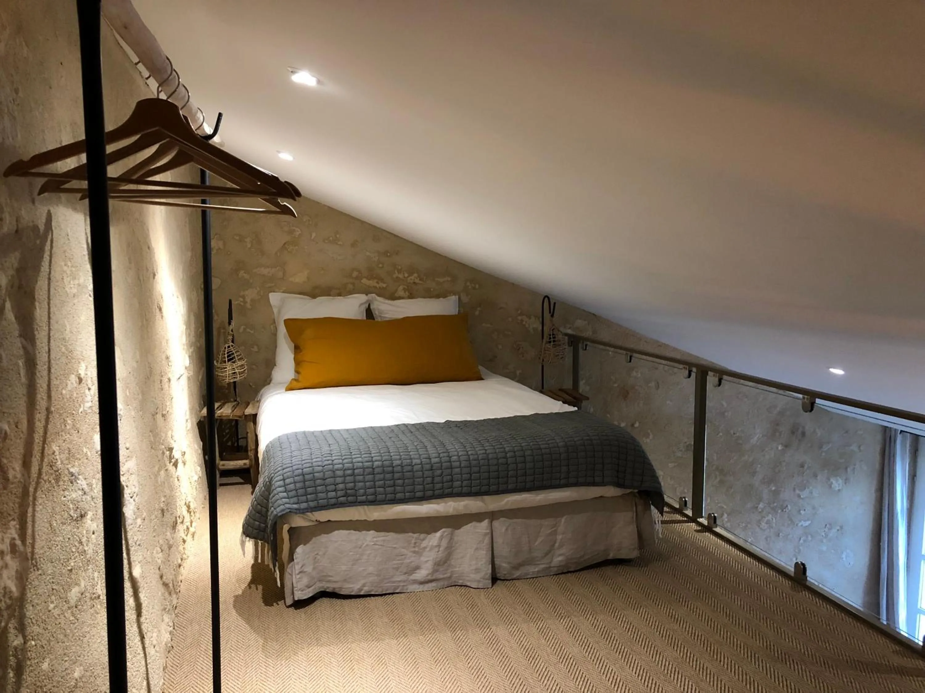 Bed in Les Bulles De Bordeaux