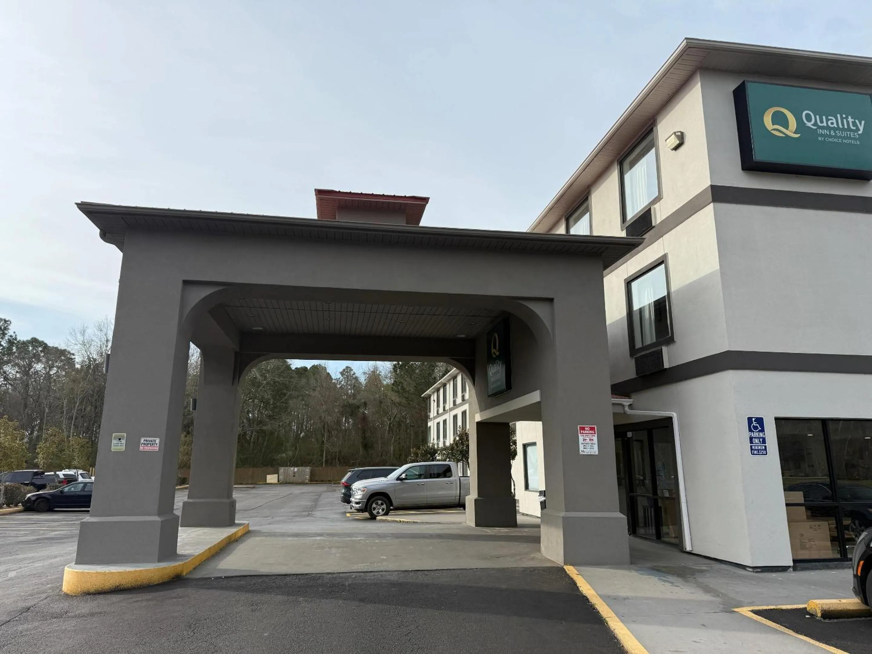 Property building in Quality Inn & Suites Biloxi - Ocean Springs