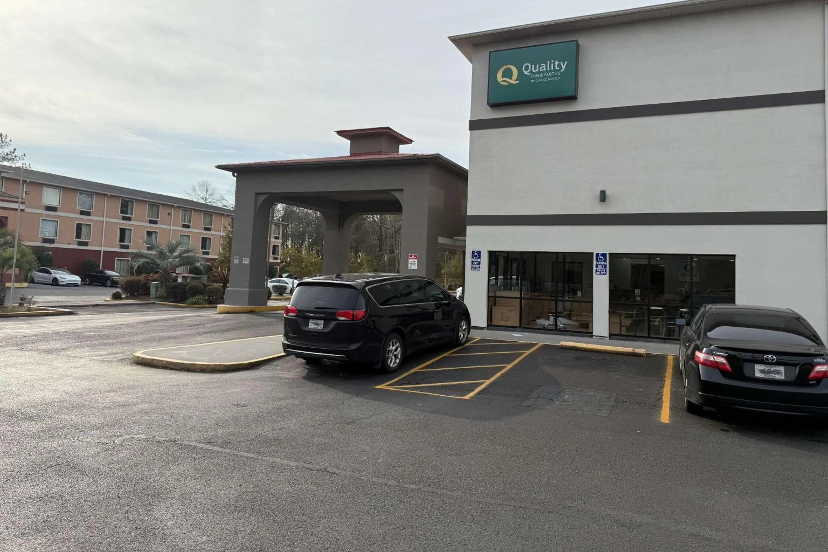 Property building in Quality Inn & Suites Biloxi - Ocean Springs