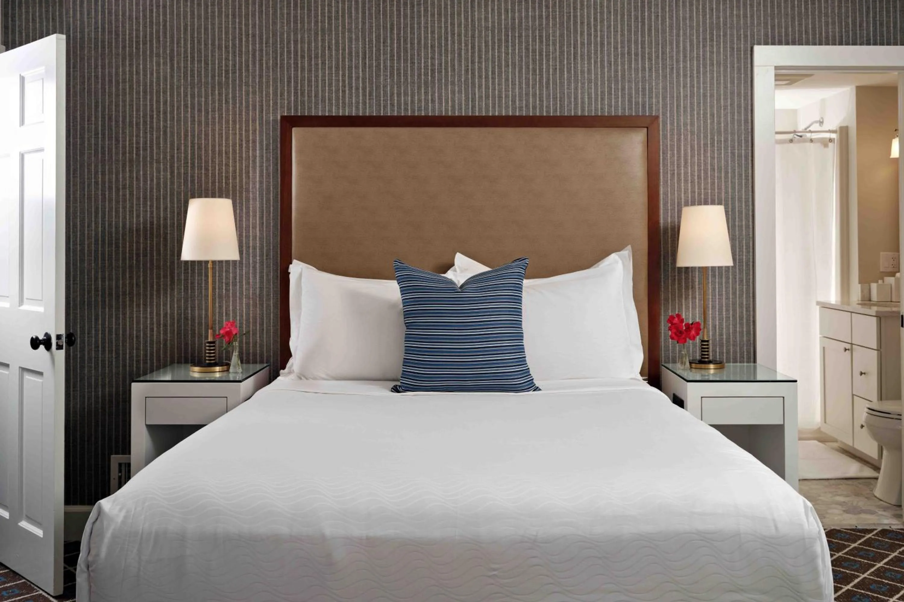 Bedroom, Bed in Harbor View Hotel