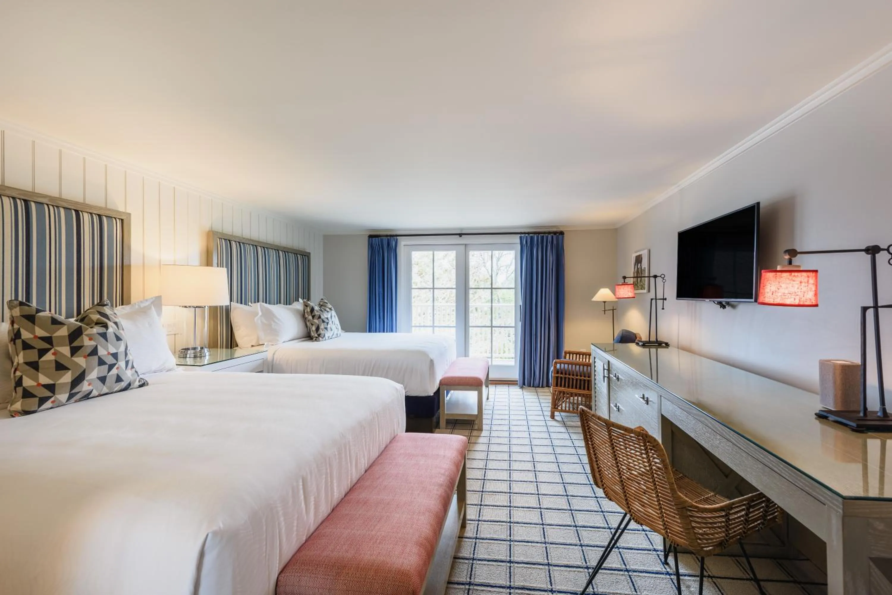 Photo of the whole room, Bed in Harbor View Hotel