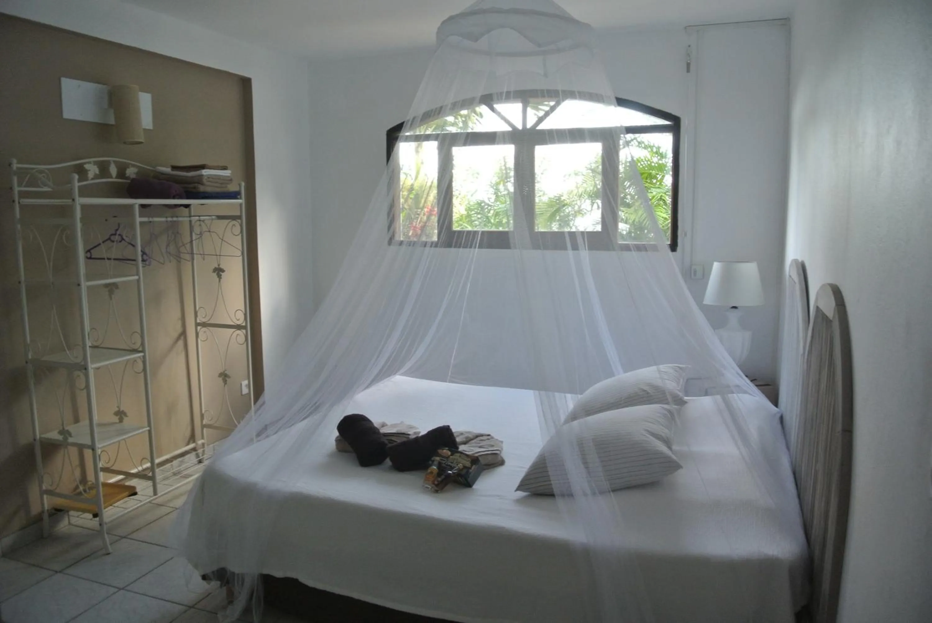 Bed in Chez Karine & Harold