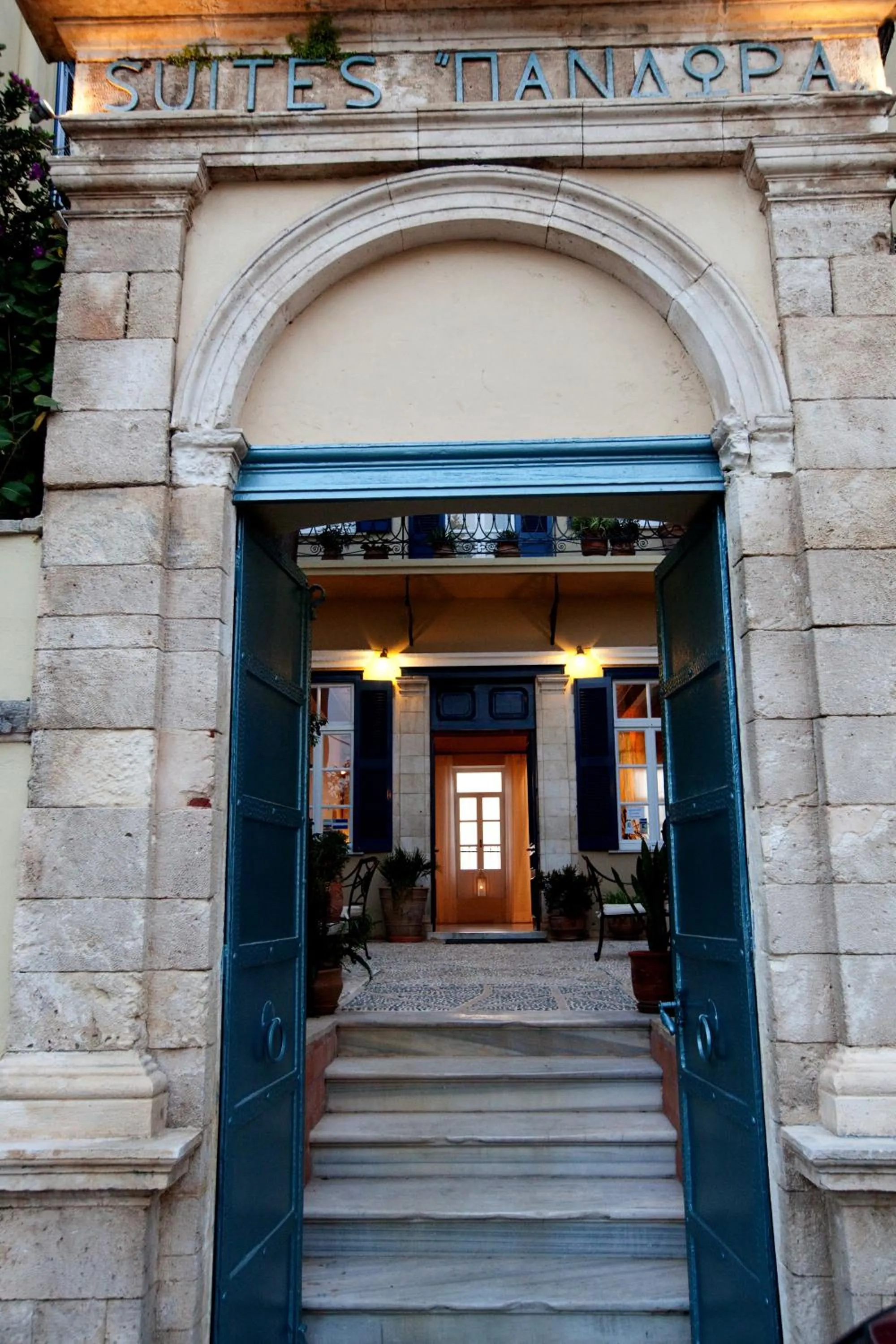 Facade/entrance in Suites Pandora