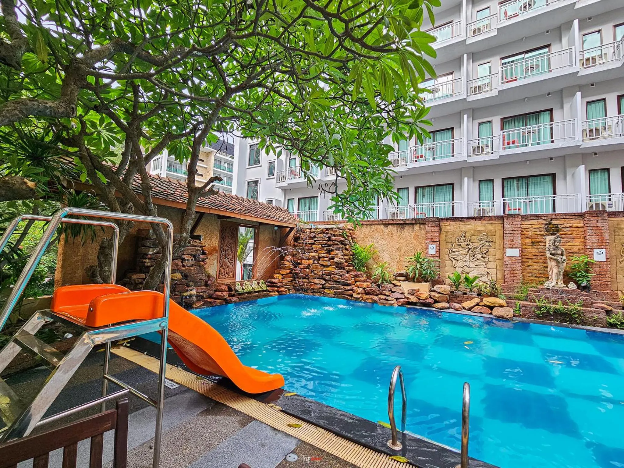 Swimming pool in Bella Villa Prima