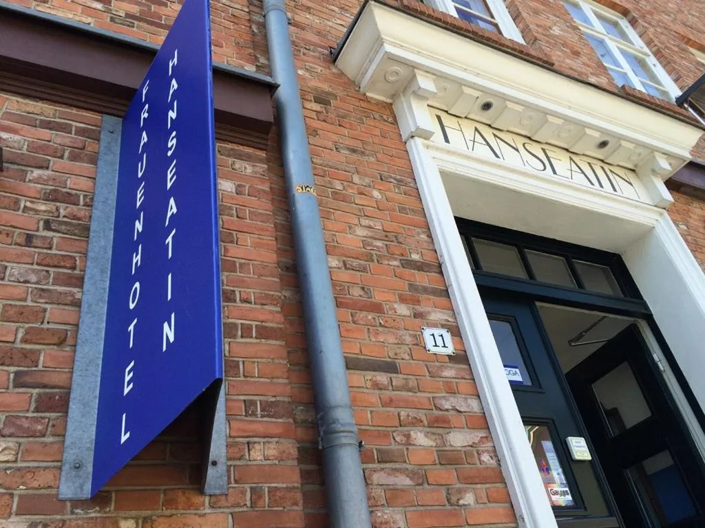 Facade/entrance in Frauenhotel Hanseatin - Women Only
