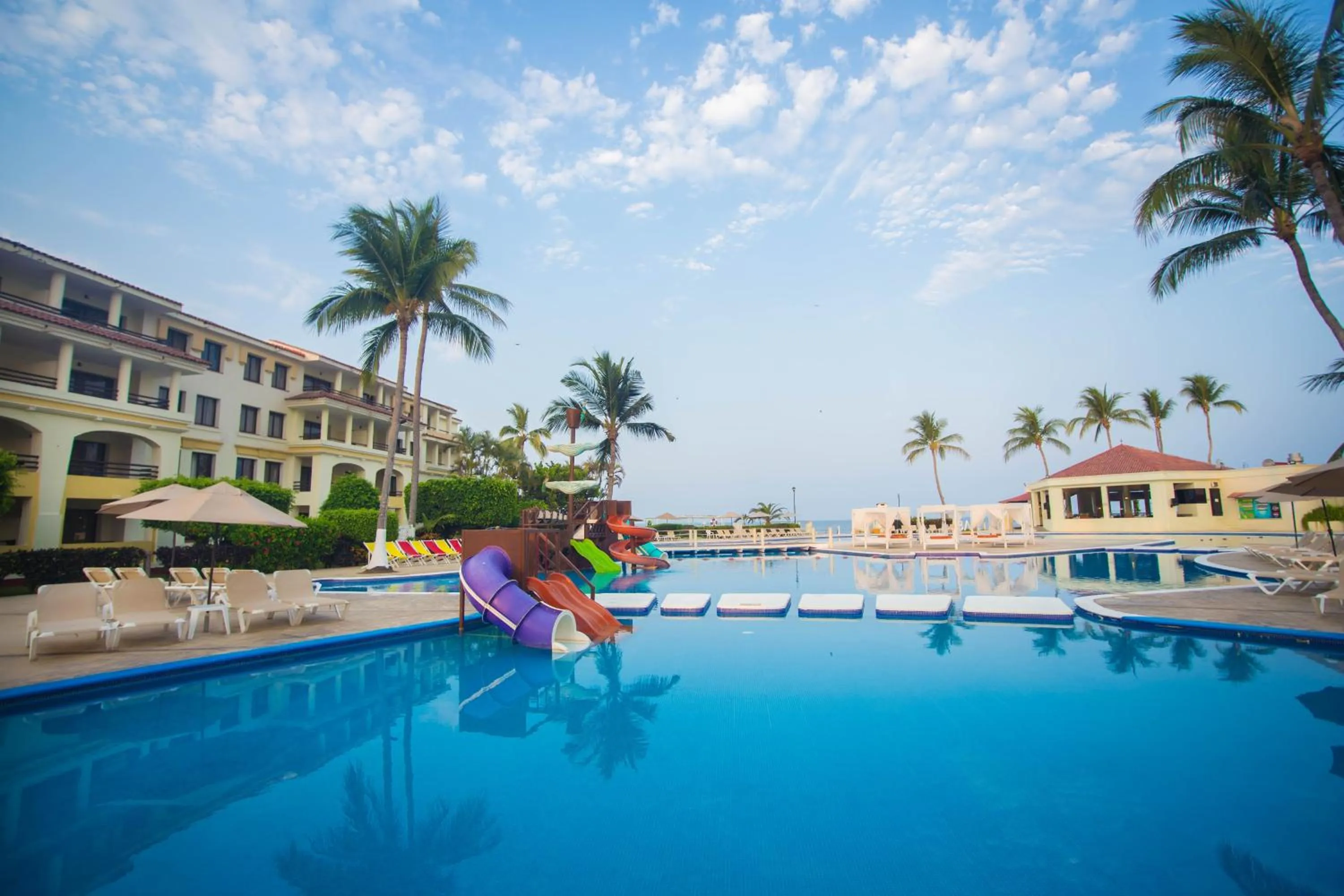 Swimming pool in Samba Vallarta All Inclusive